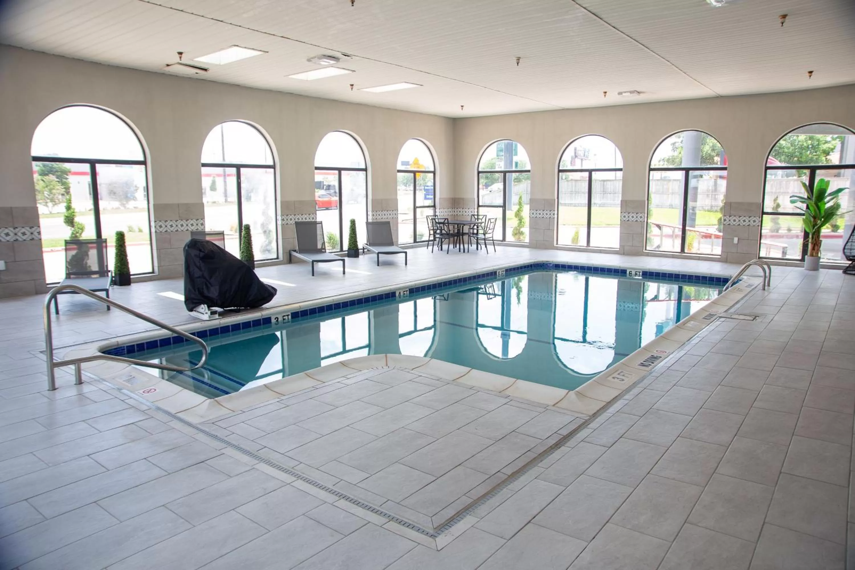Swimming pool in Days Inn by Wyndham Amarillo - Medical Center