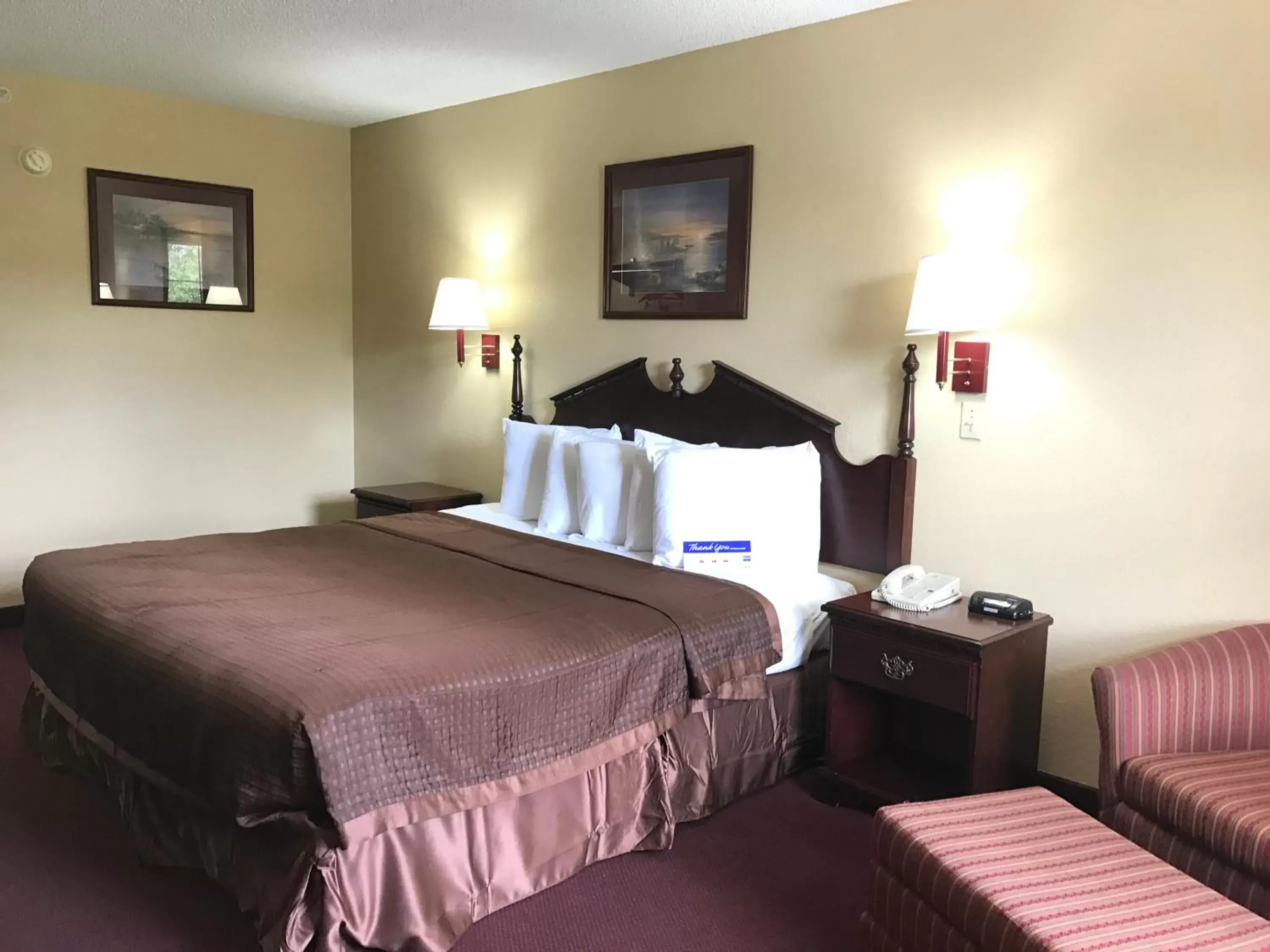 Bed in Americas Best Value Inn & Suites - Little Rock - Maumelle