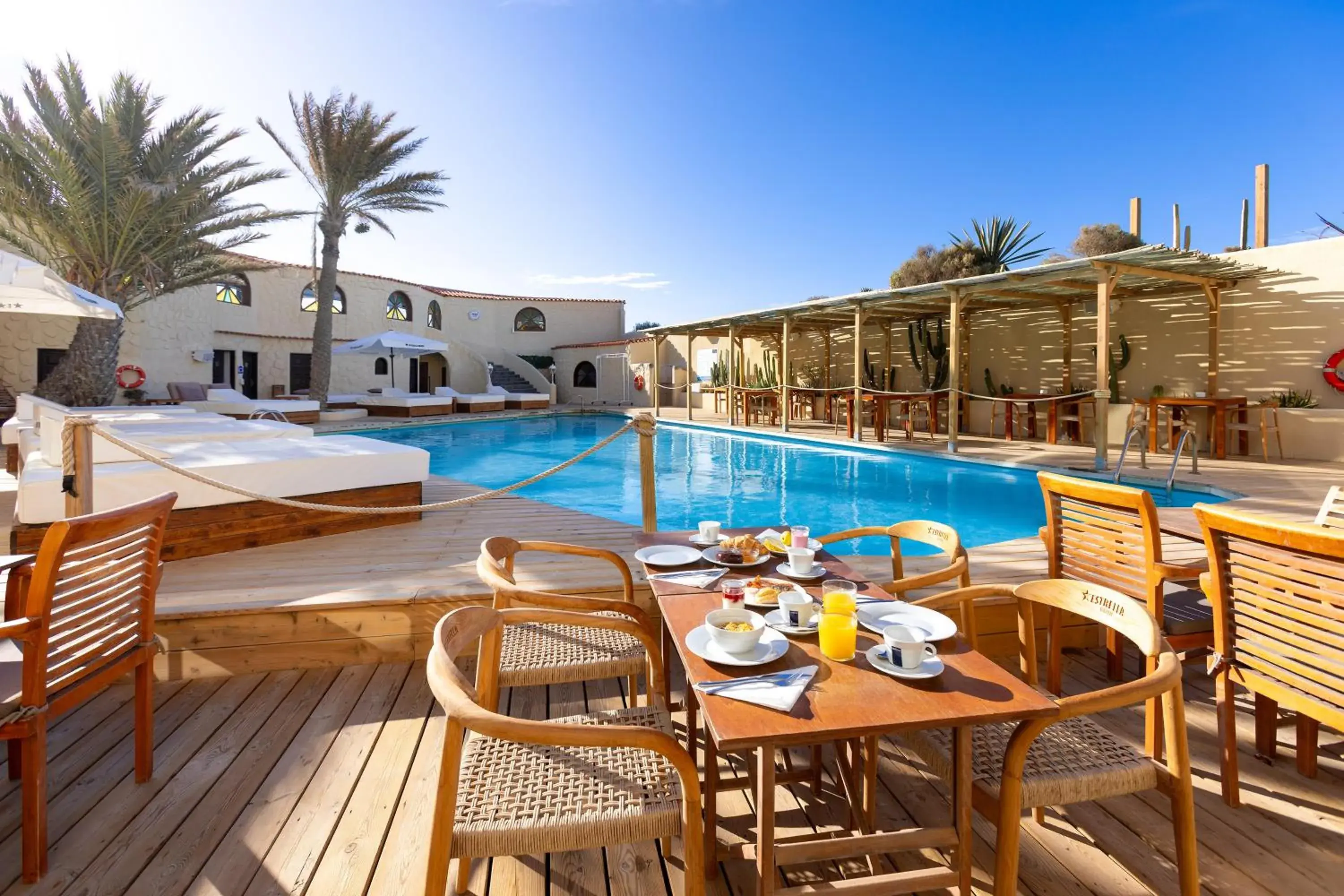 Restaurant/places to eat, Swimming Pool in Hotel Playa Sur Tenerife