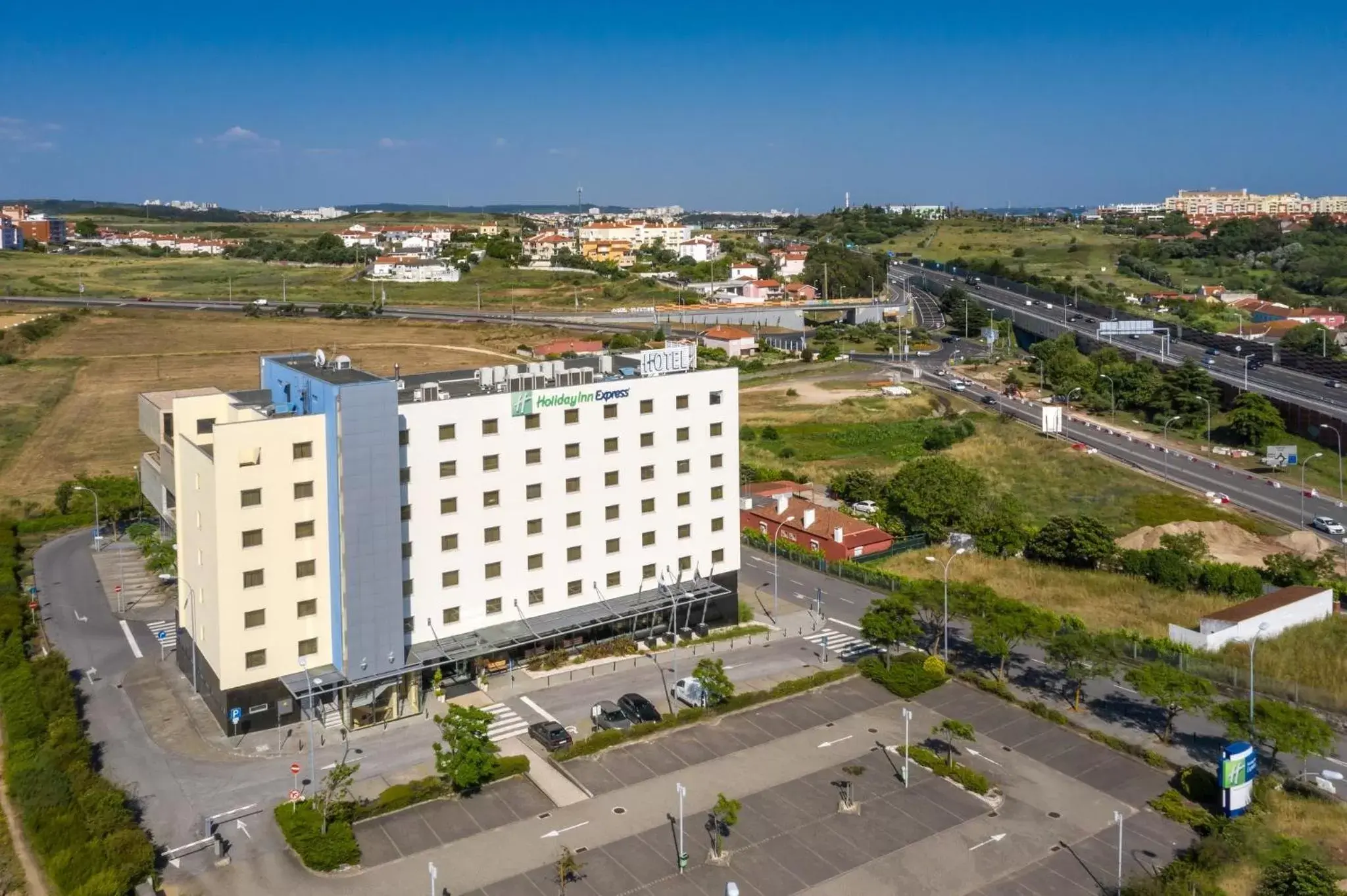 Property building, Bird's-eye View in Holiday Inn Express Lisbon-Oeiras, an IHG Hotel