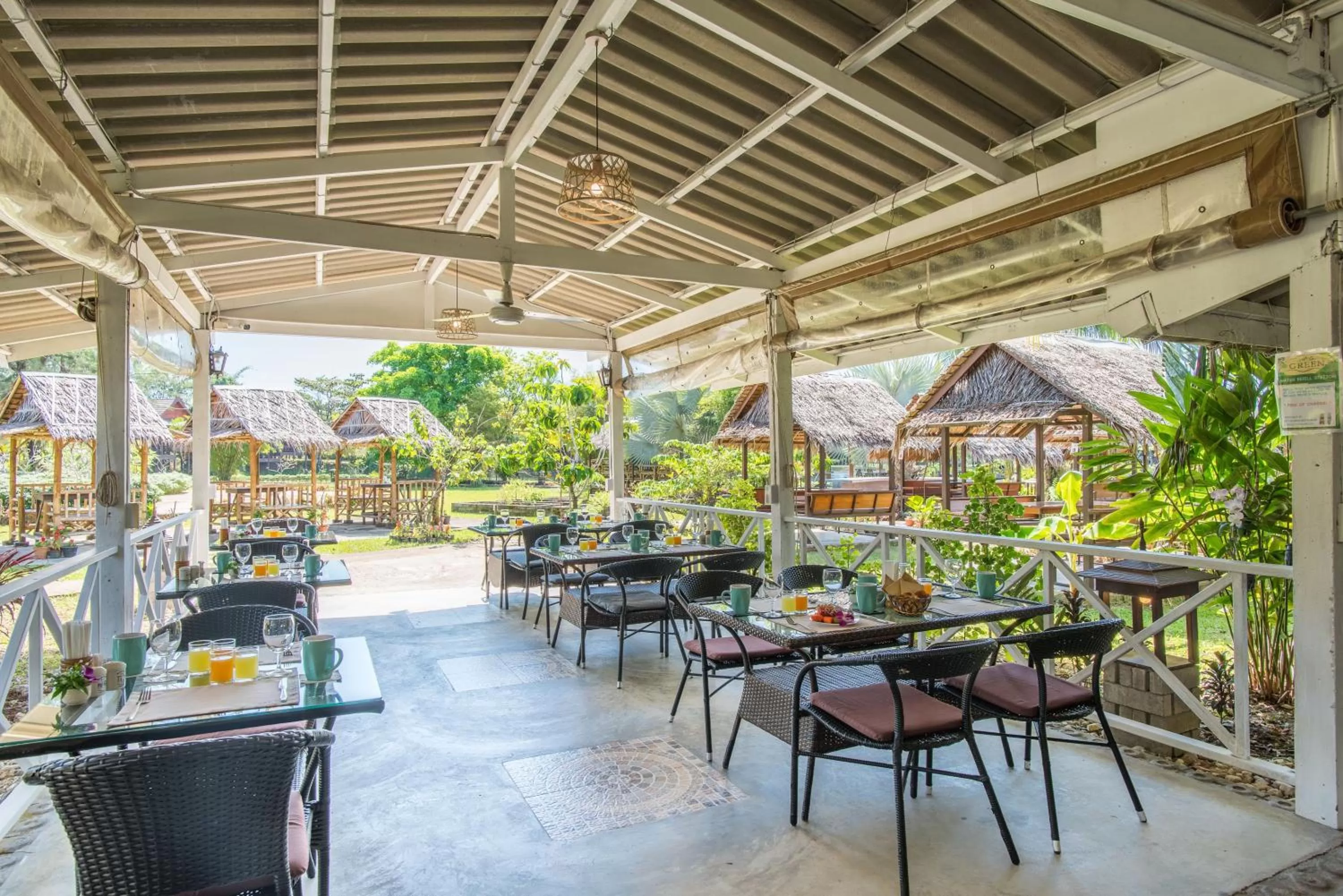 Restaurant/places to eat in ThaiLife Wellness & Meditation Resort- SHA Plus