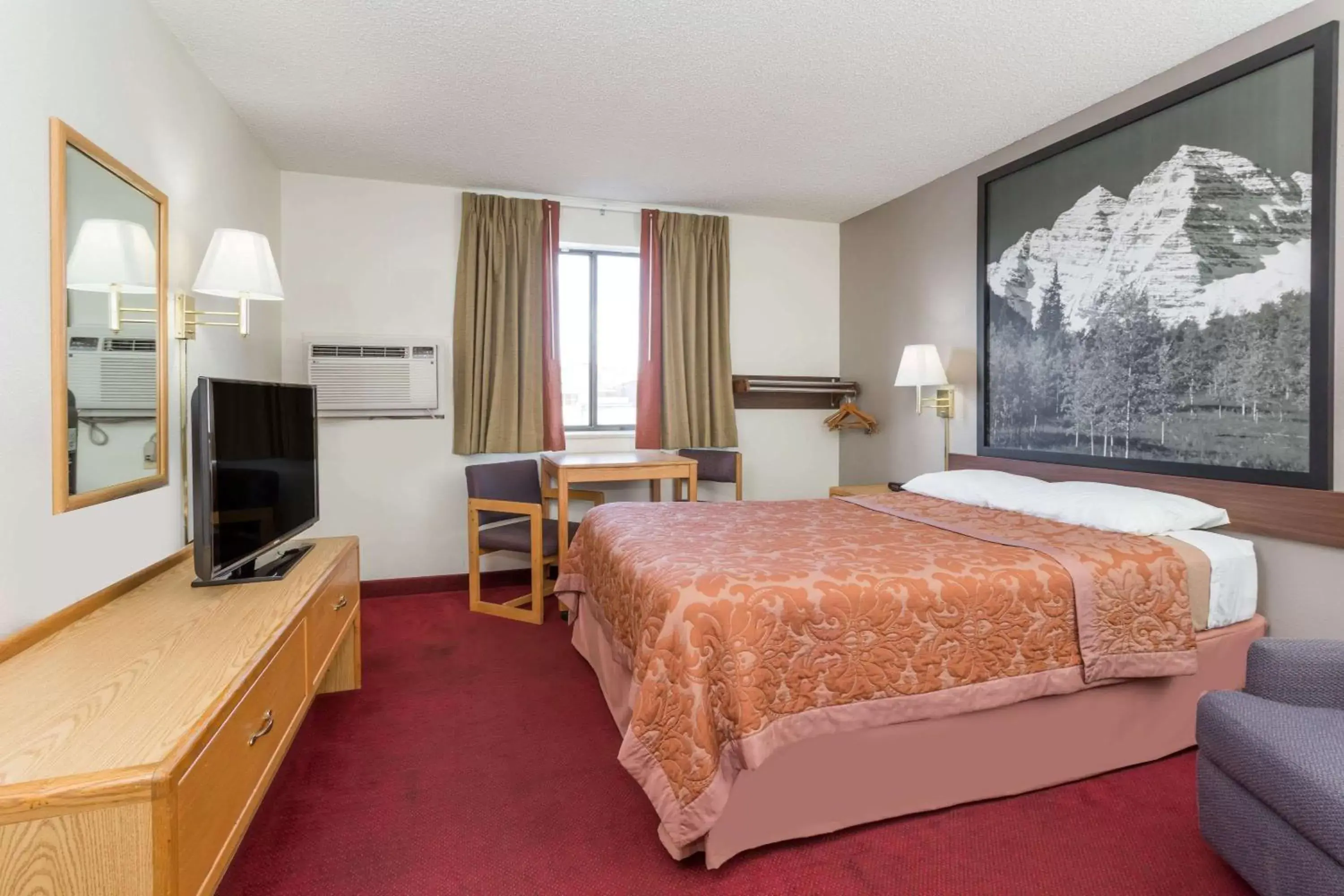 Photo of the whole room in Super 8 by Wyndham Grand Junction Colorado