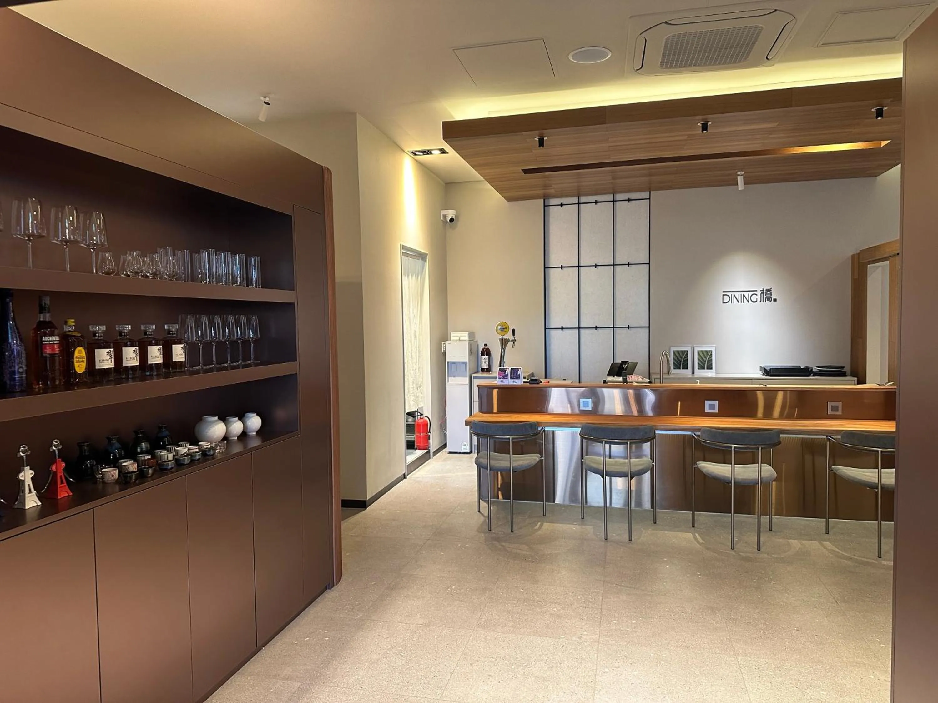 Restaurant/places to eat in N Bridge Hotel JEON JU