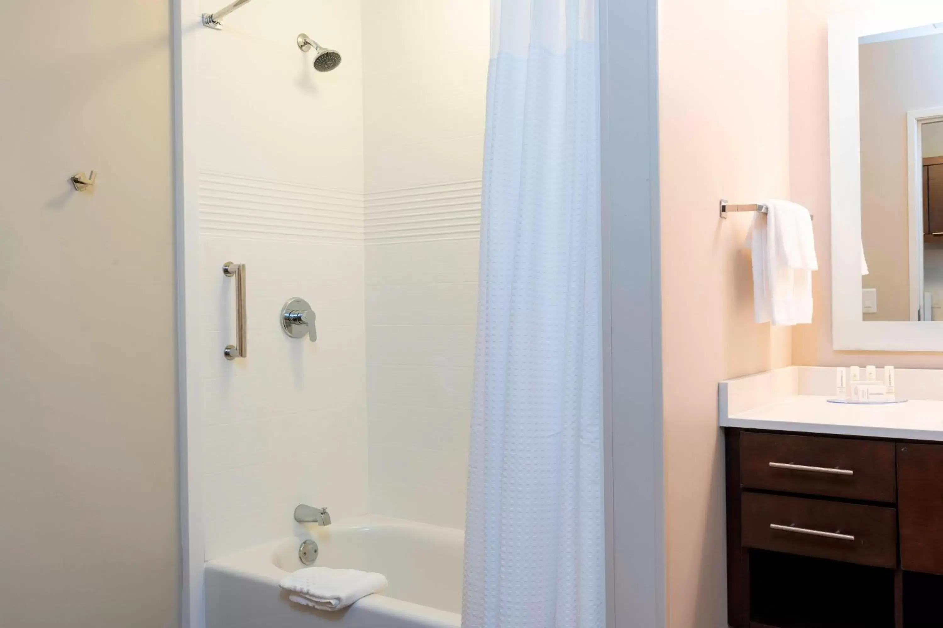 Bathroom in TownePlace Suites by Marriott Louisville North
