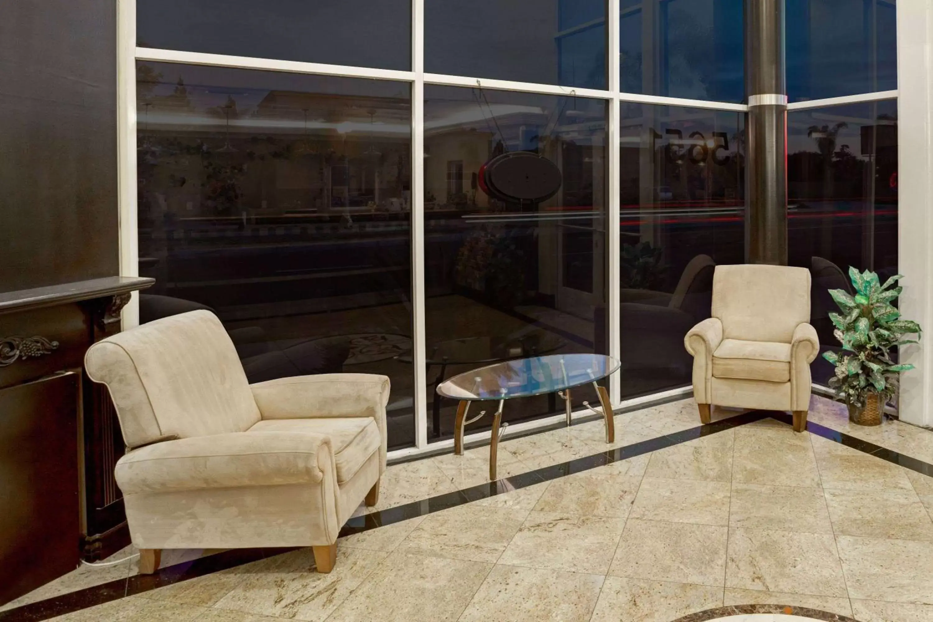 Lobby or reception, Seating Area in Super 8 by Wyndham Cypress Buena Park Area