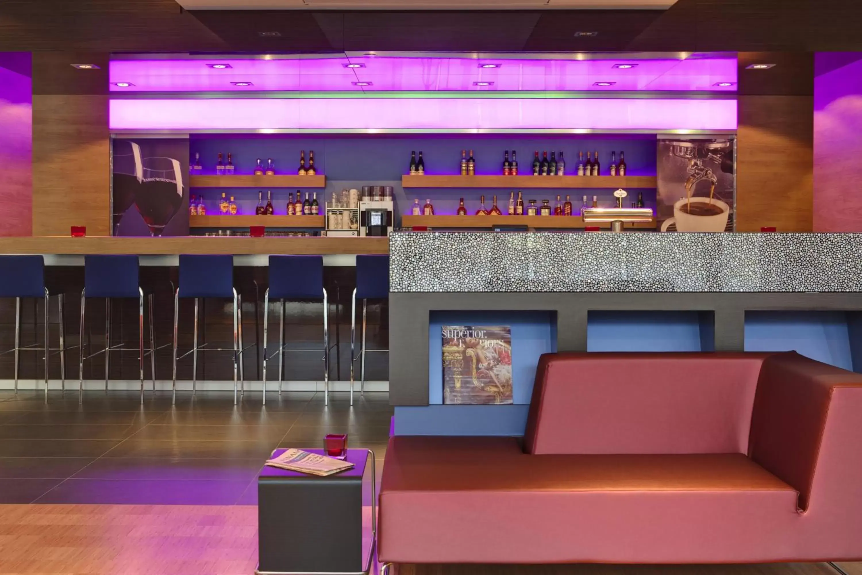 Restaurant/places to eat, Lounge/Bar in IntercityHotel Darmstadt