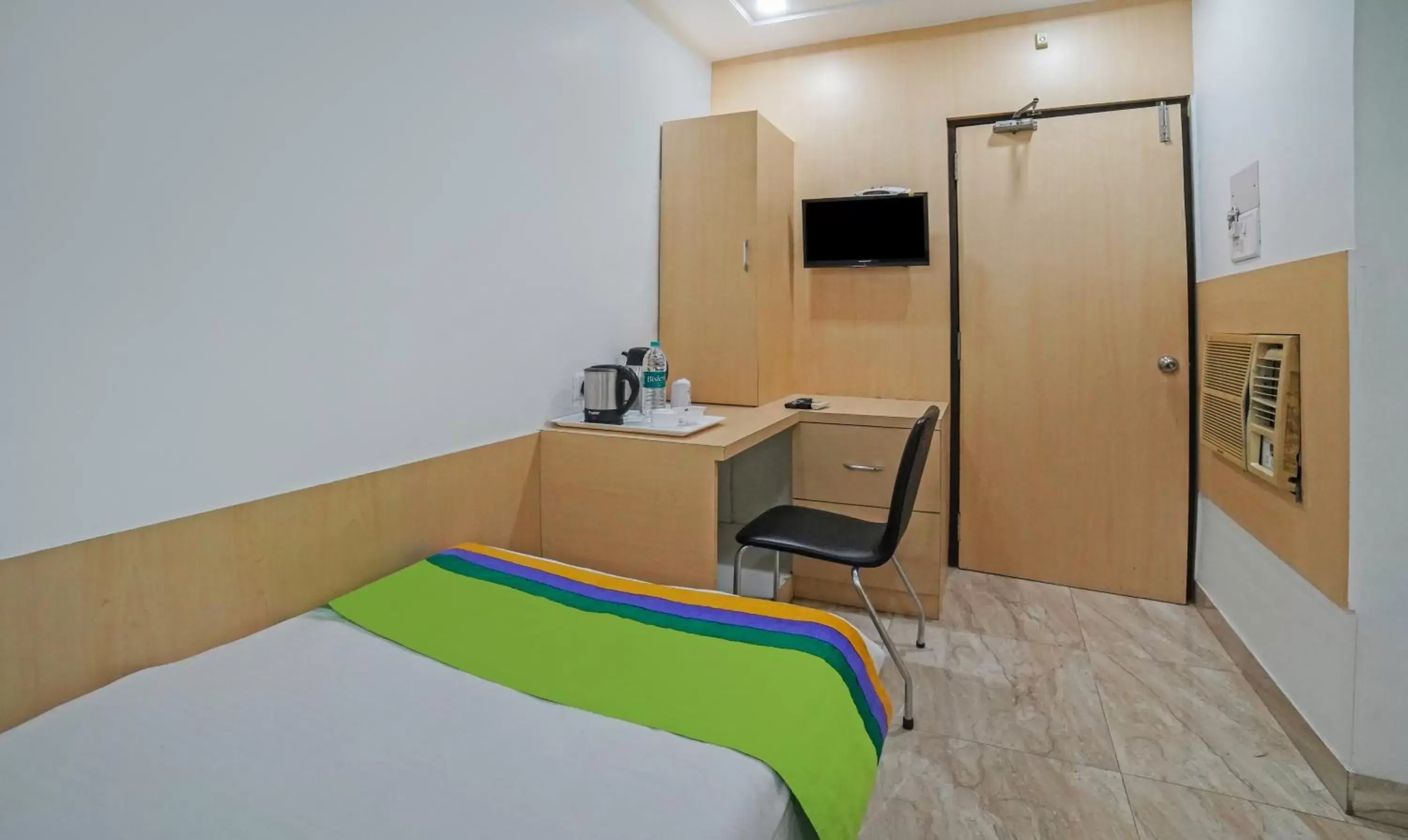 Economy Single Room - single occupancy in Treebo Trend South Park Bistupur Economy Single Room - single occupancy in Treebo Trend South Park Bistupur