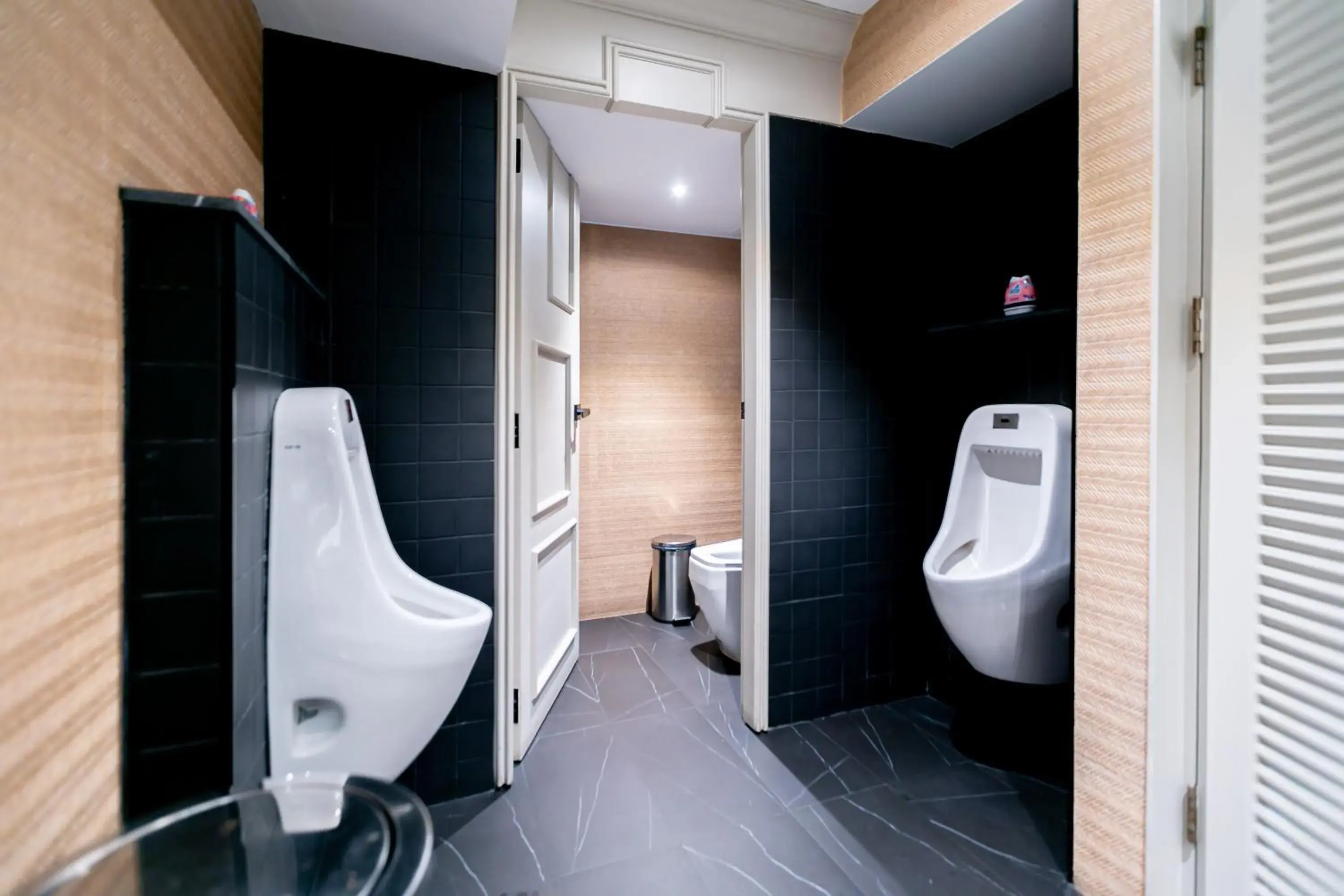 Toilet, Bathroom in Sacha's Hotel Uno SHA