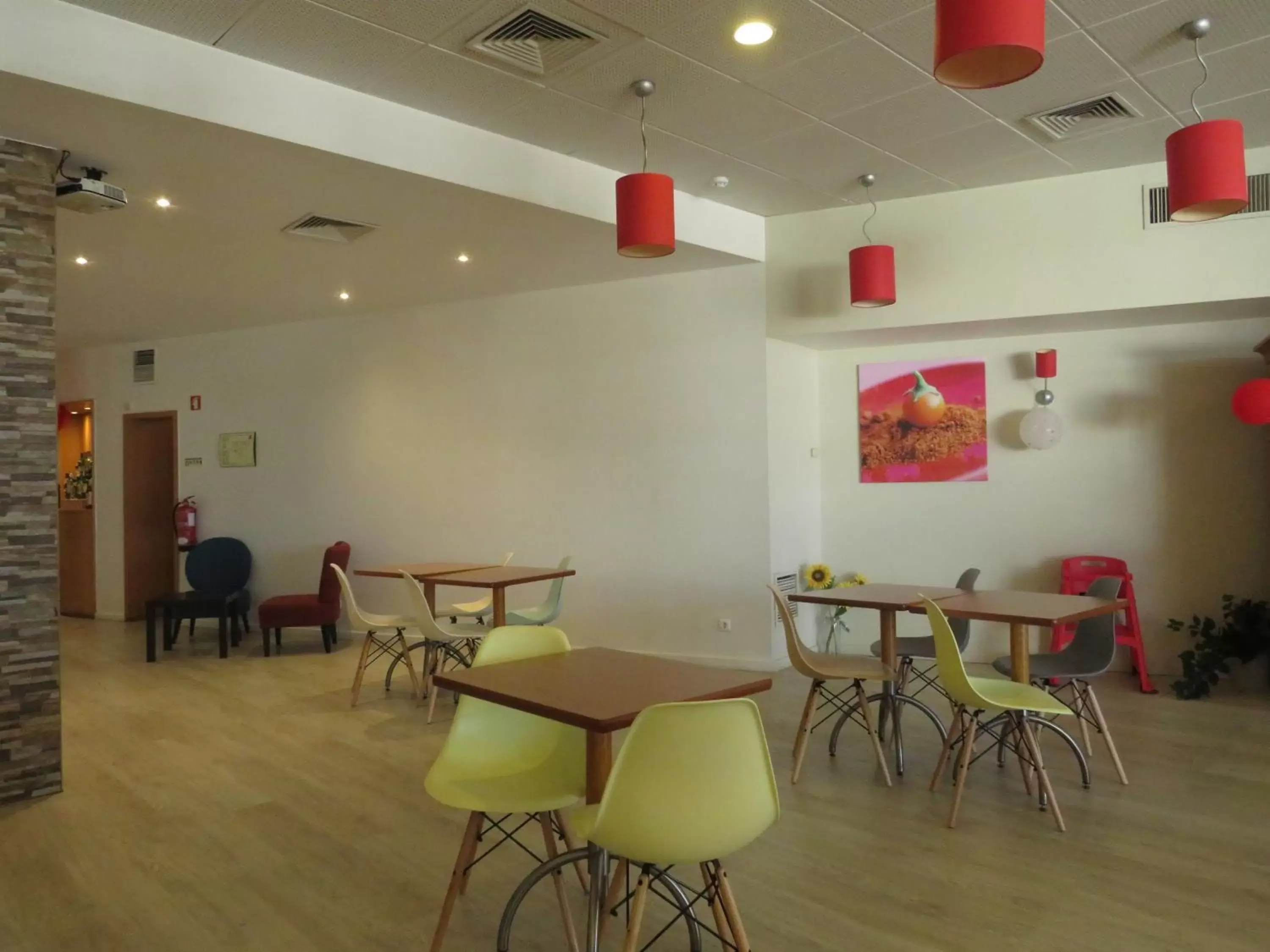 Restaurant/Places to Eat in Hotel ibis Faro Algarve