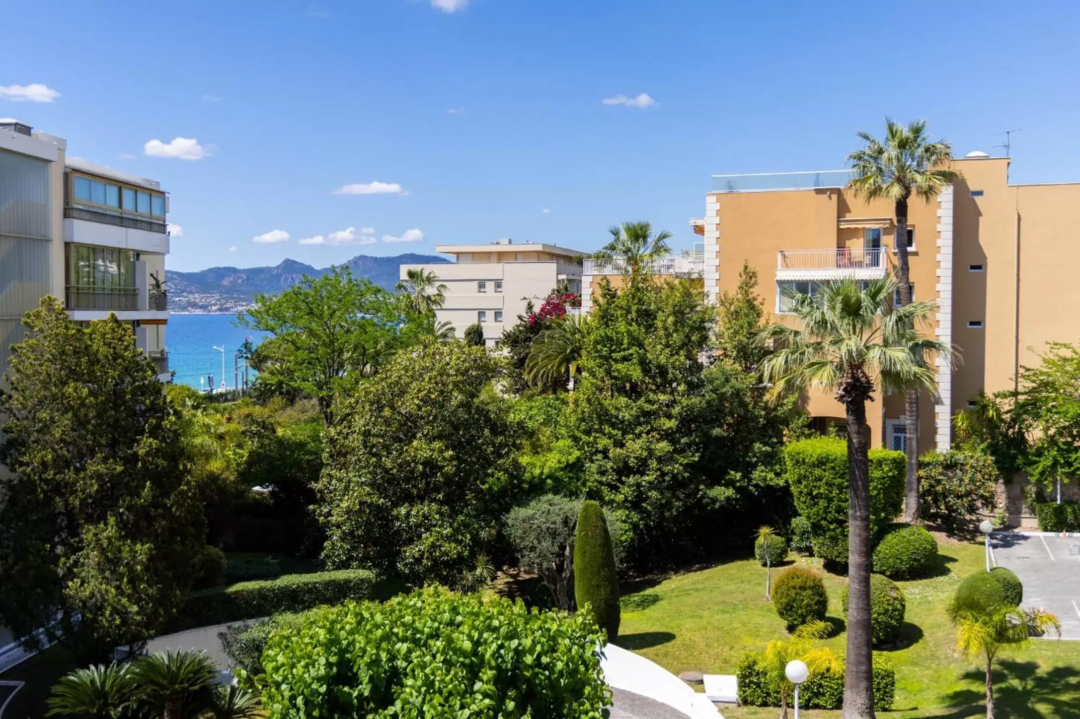 Garden view in Luxotel Cannes