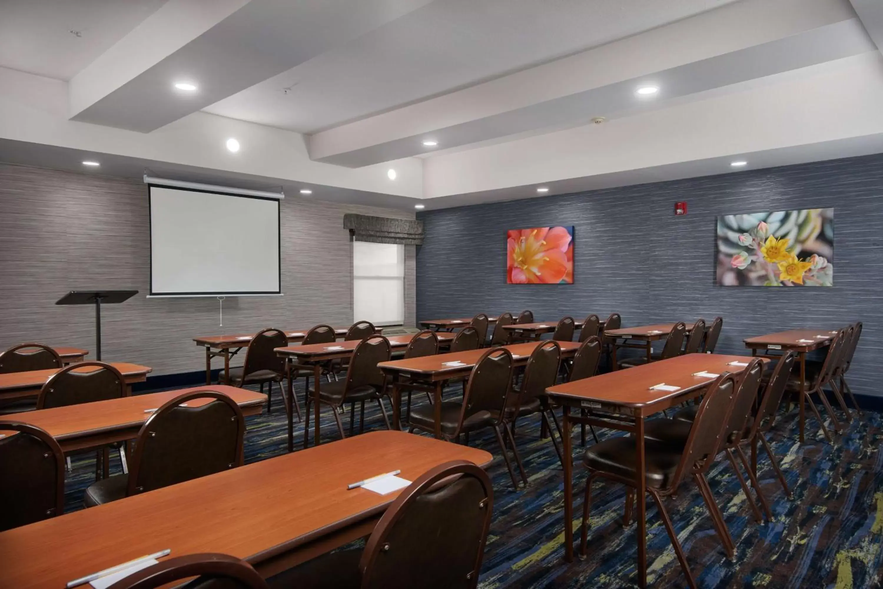 Meeting/conference room in Hampton Inn Eagle Pass