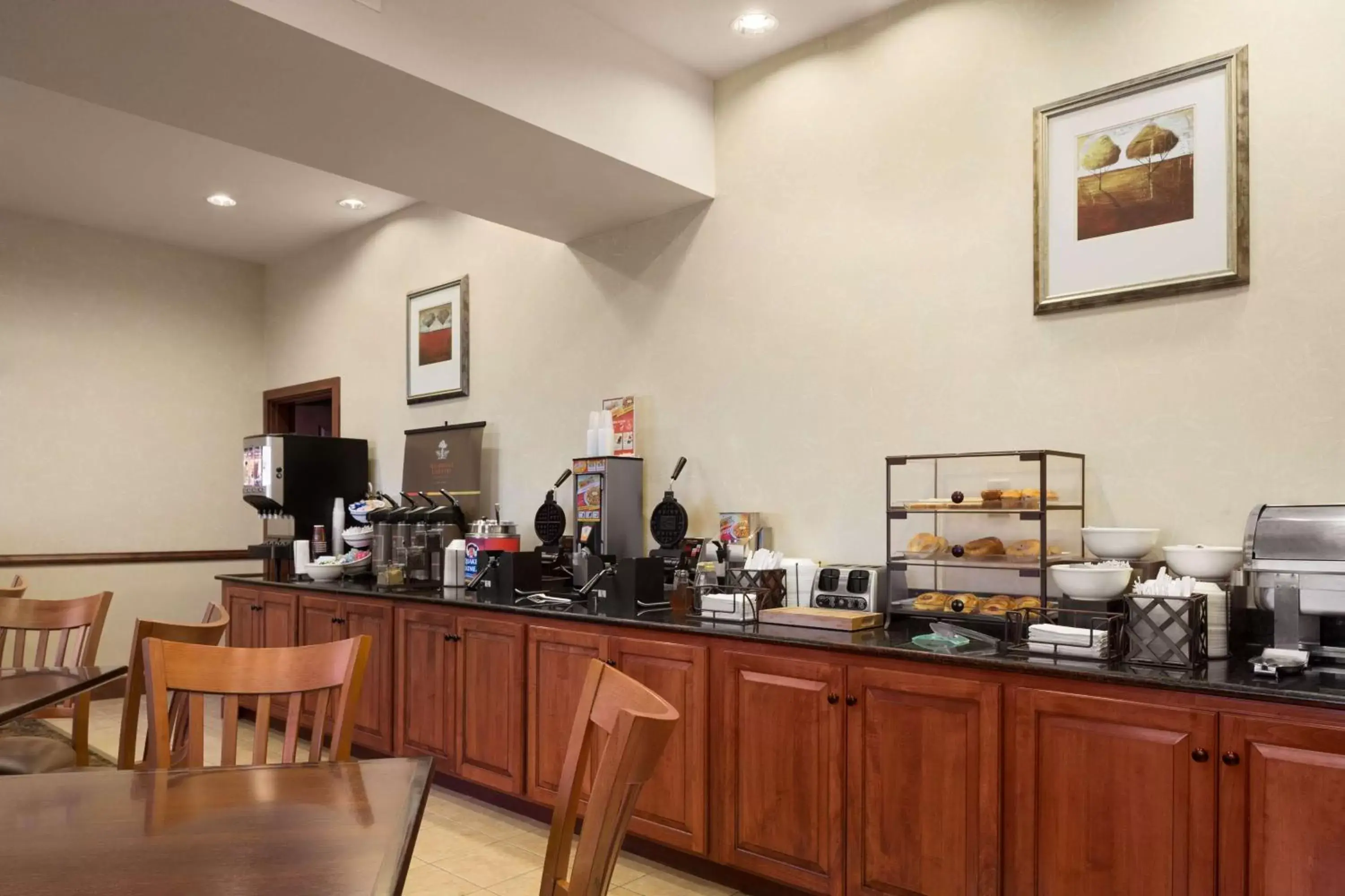 Restaurant/Places to Eat in Country Inn & Suites by Radisson, Crestview, FL