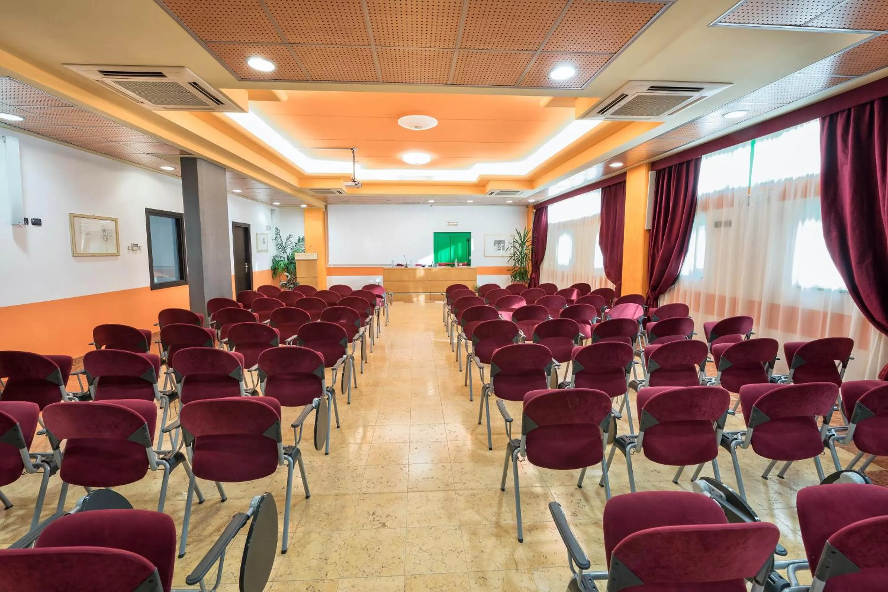 Meeting/conference room in West Point Airport Hotel