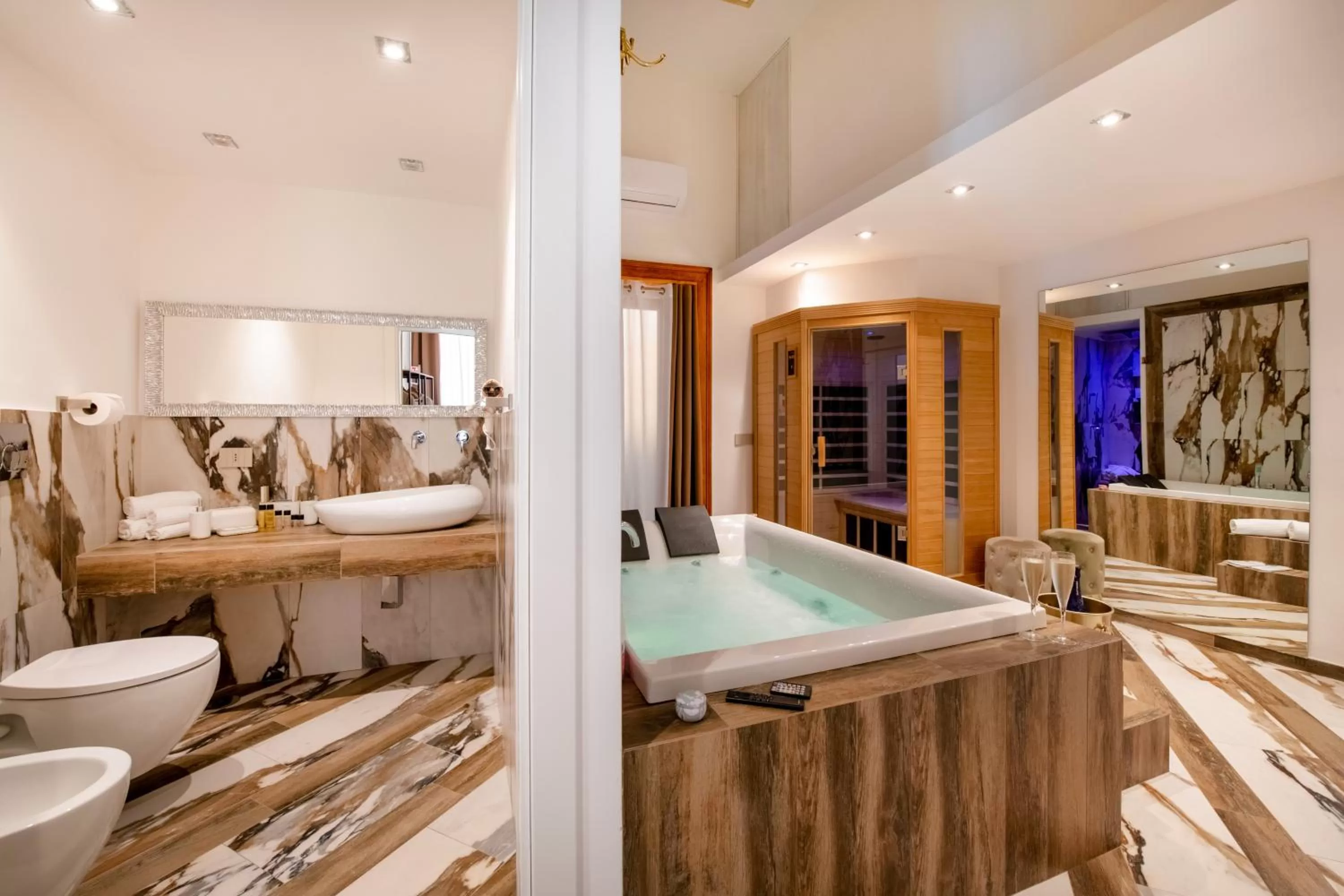 Toilet, Bathroom in Sant'Antonino Luxury Suite