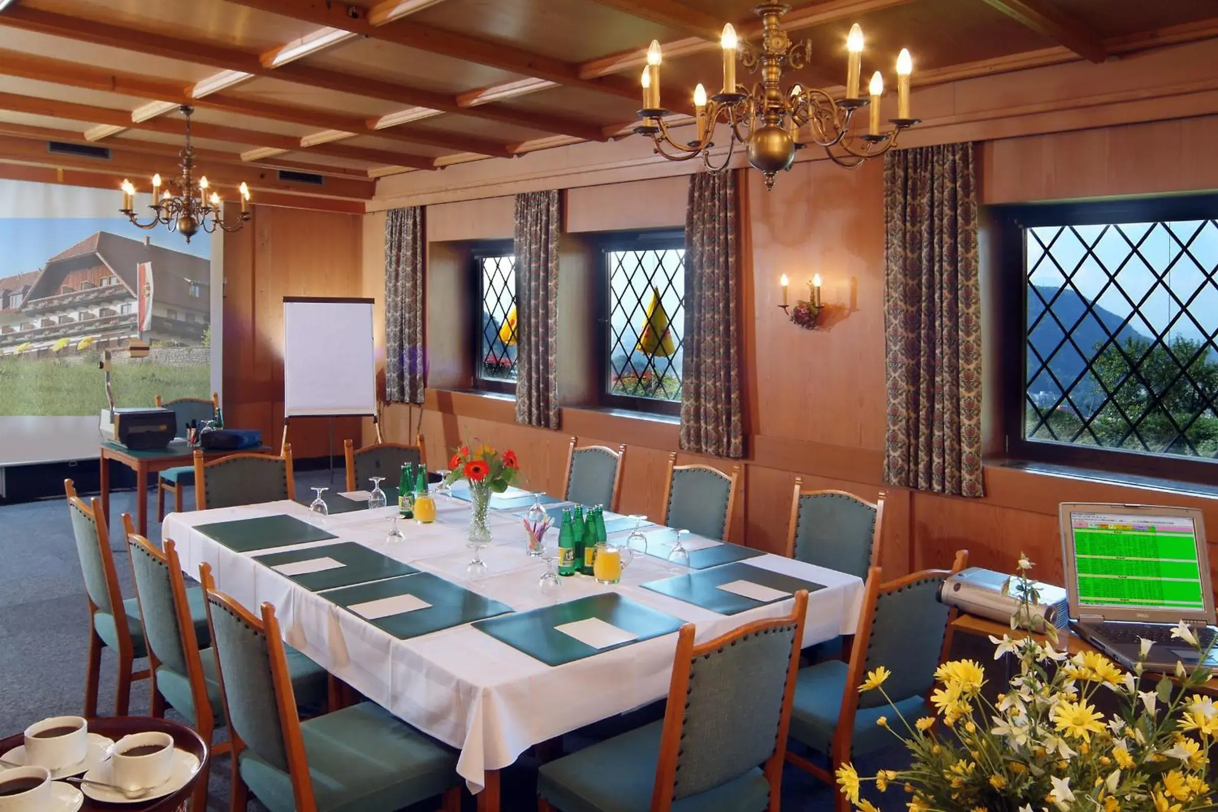 Restaurant/places to eat in Hotel Schöne Aussicht