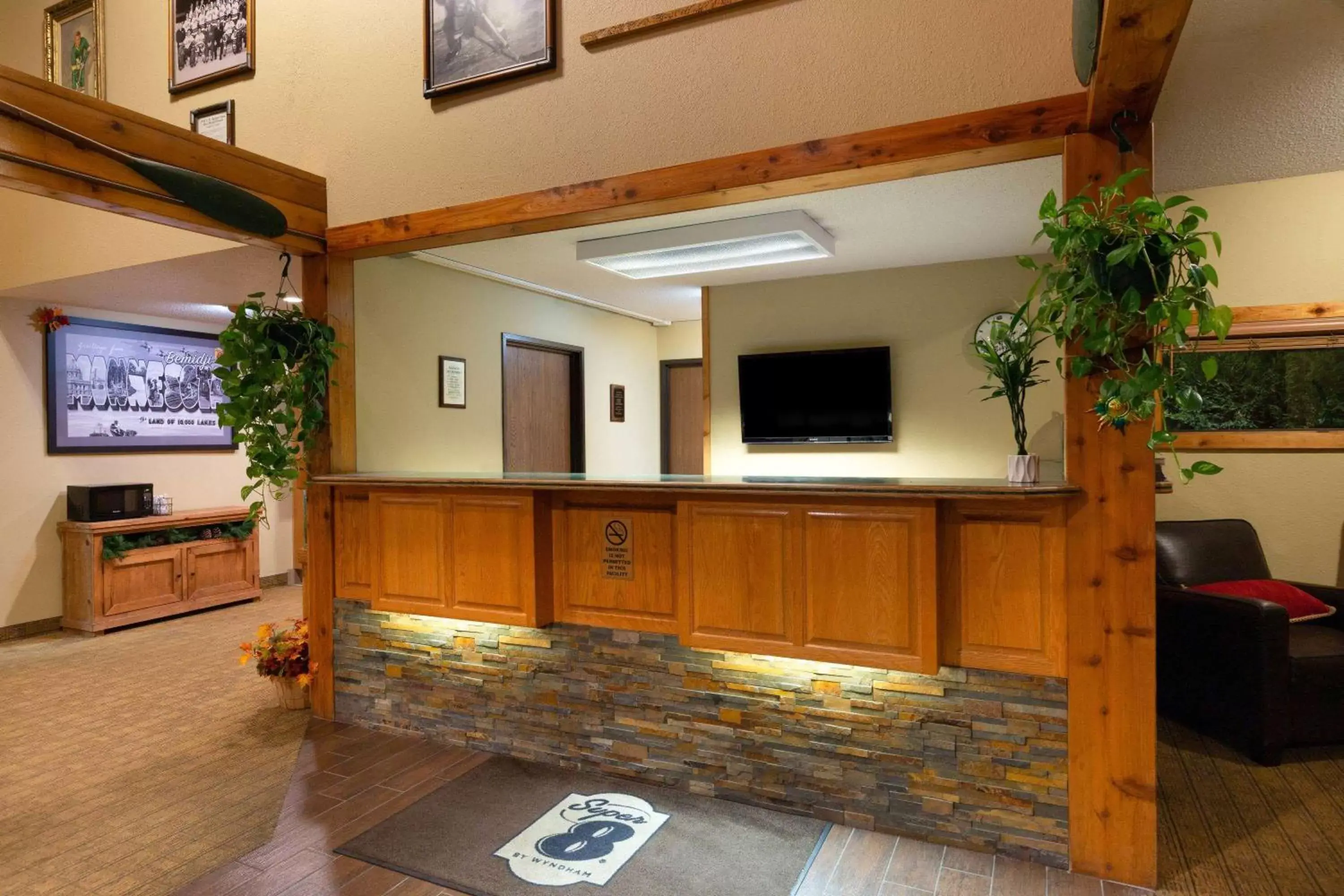 Lobby or reception in Super 8 by Wyndham Bemidji MN