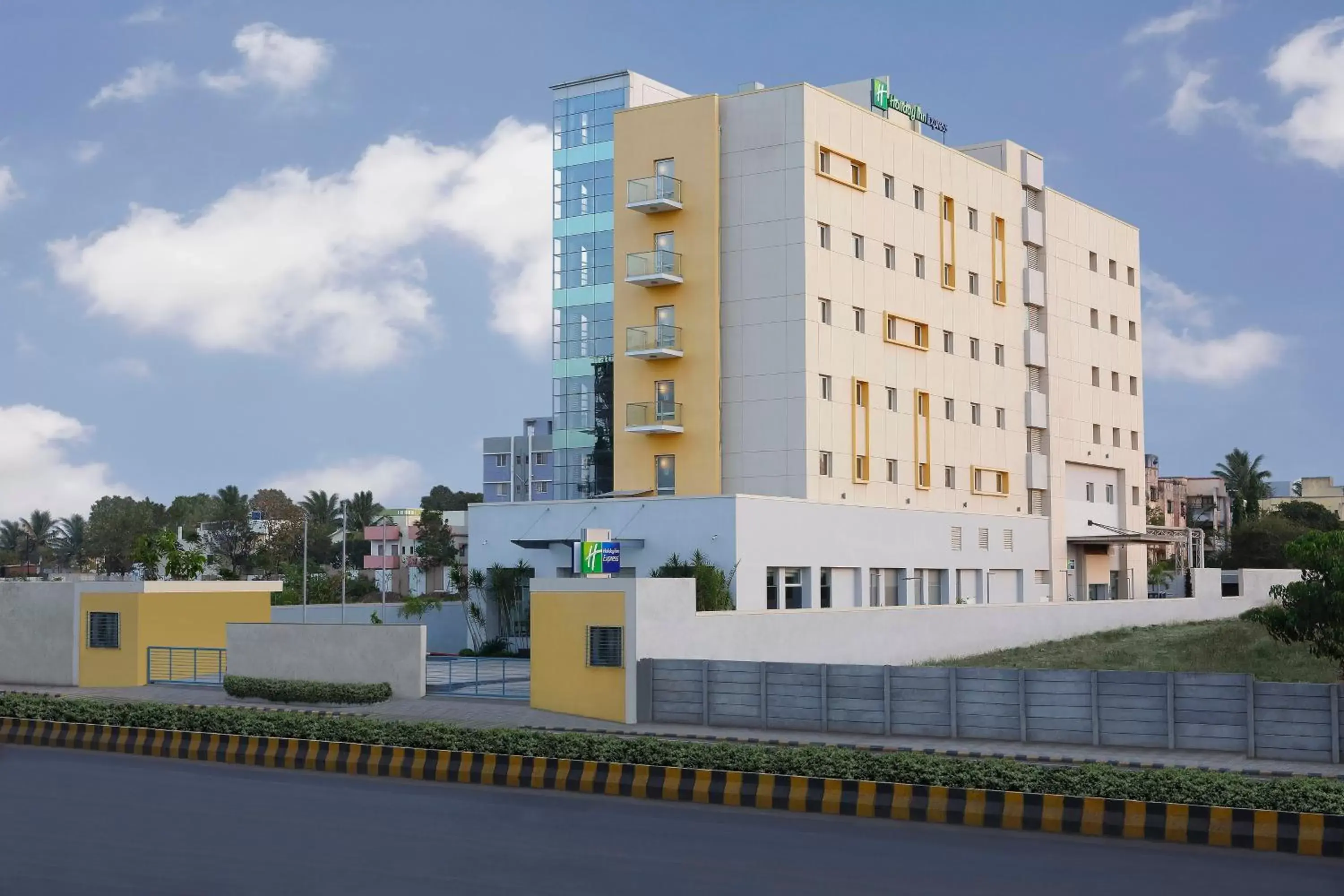 Property building in Holiday Inn Express Nashik Indira Nagar by IHG Property building in Holiday Inn Express Nashik Indira Nagar by IHG