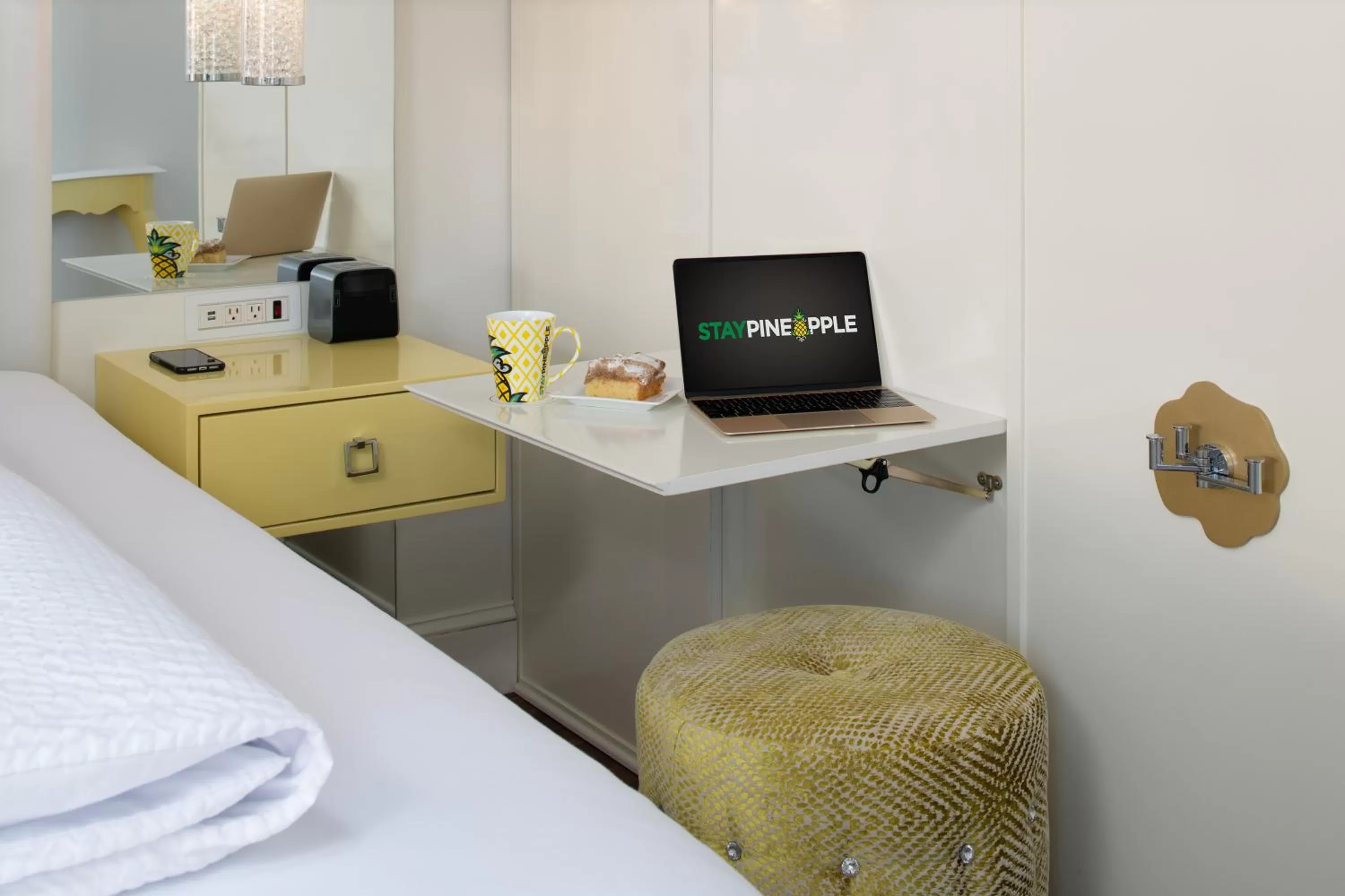 Bedroom, Bed in Staypineapple, A Delightful Hotel, South End