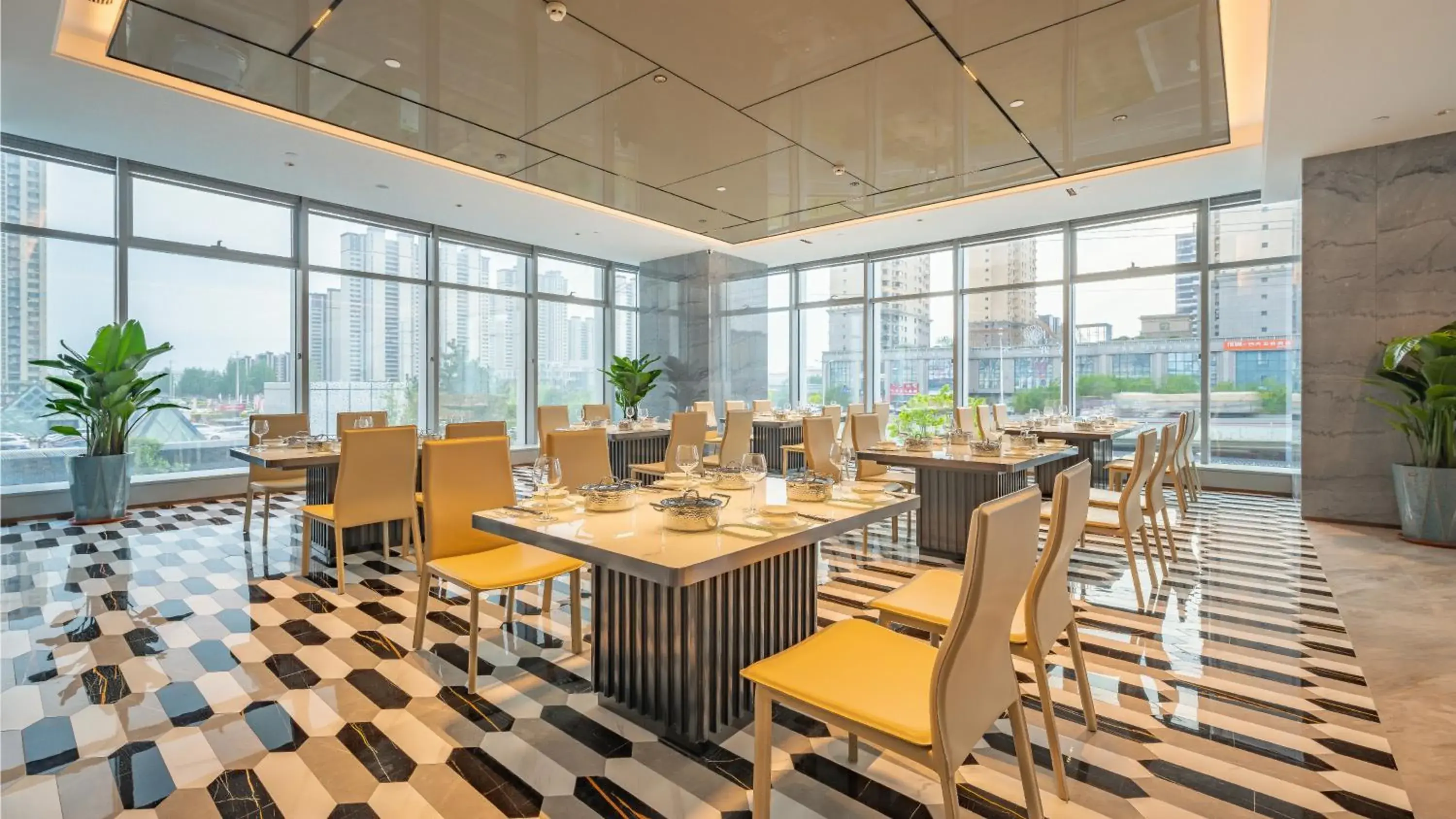 Restaurant/Places to Eat in Holiday Inn Changchun Oriental Plaza, an IHG Hotel