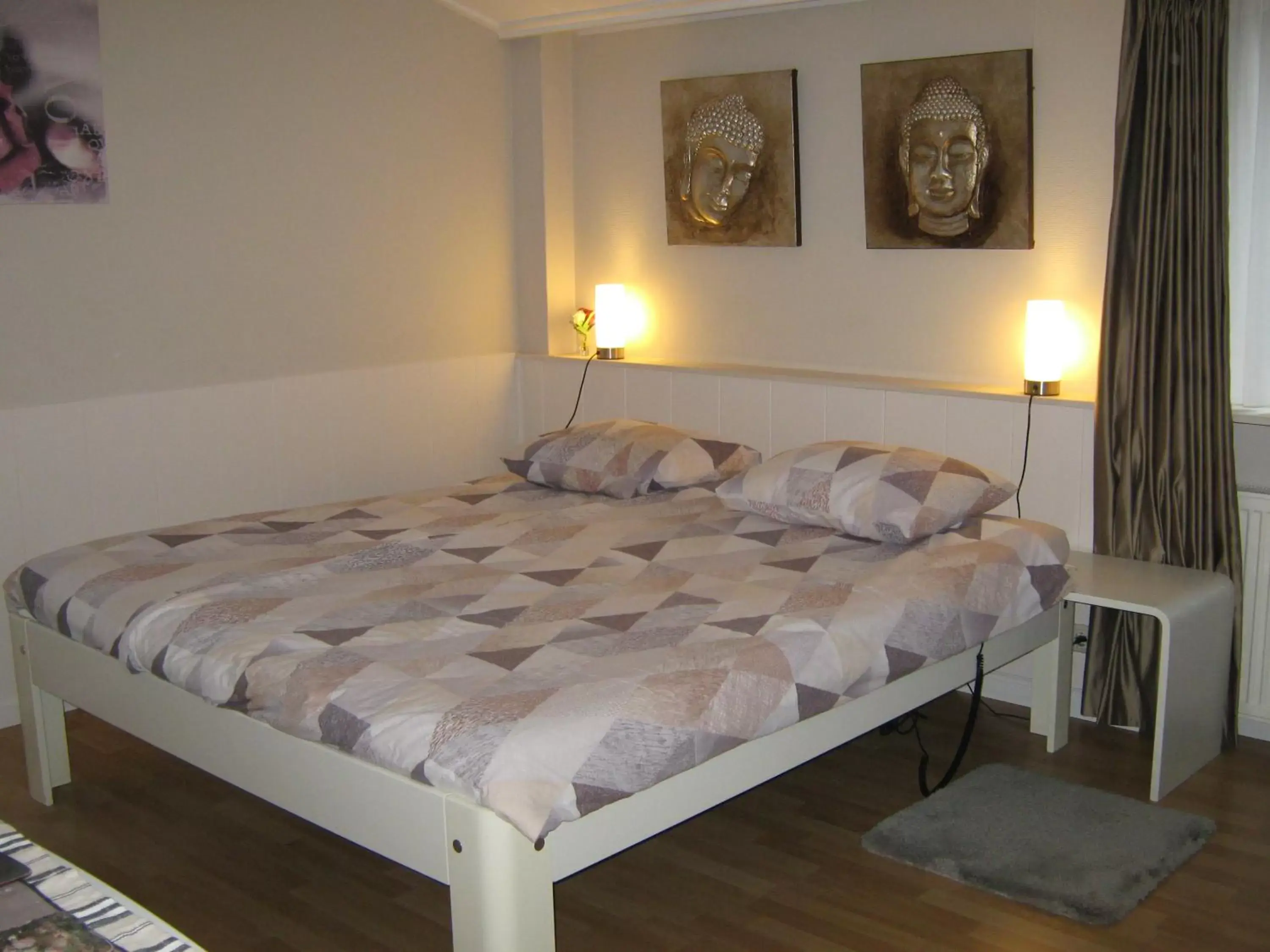 Beach, Bed in B&B De Tobbedanser Harlingen