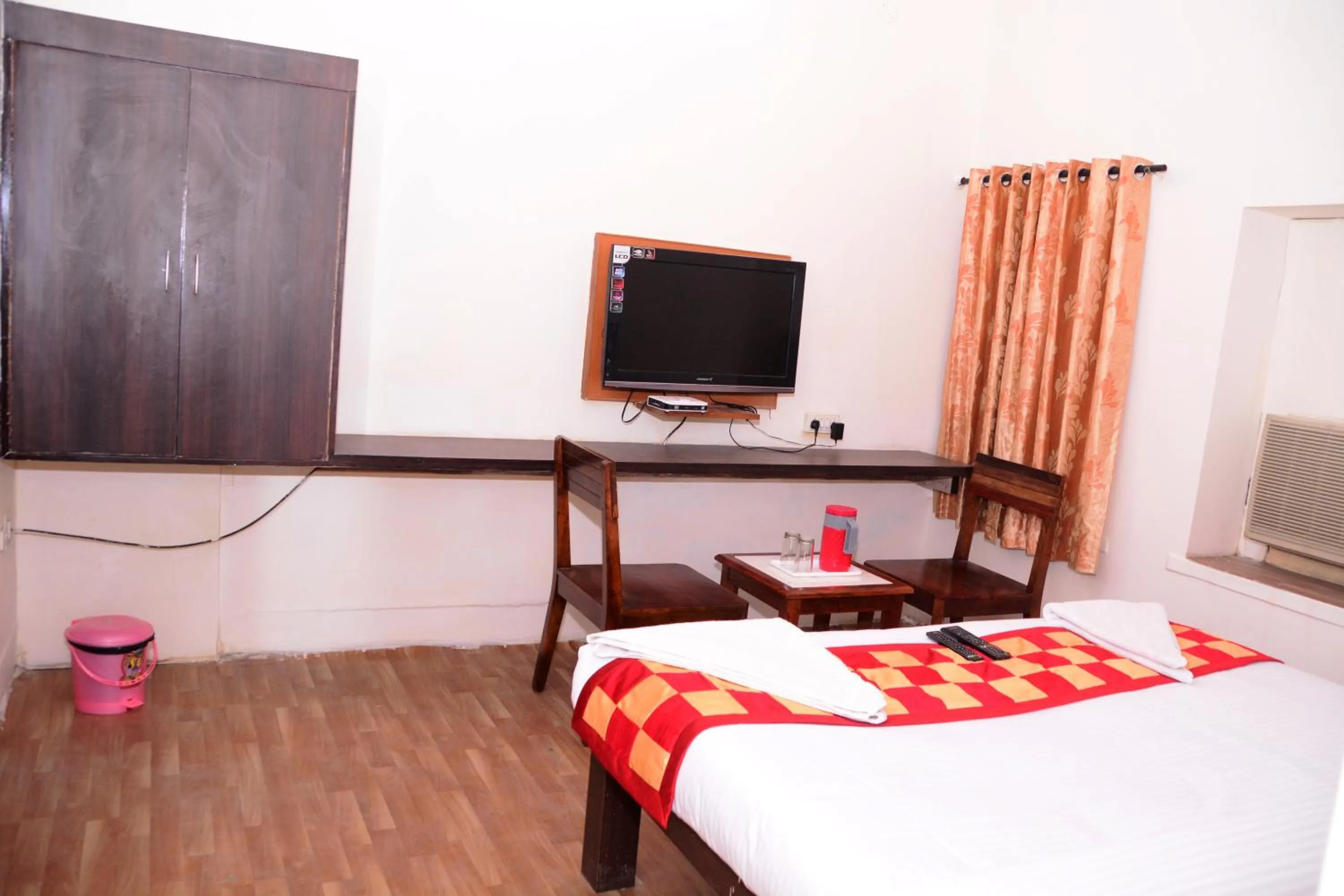 TV and multimedia in Hotel Sugandh Retreat Jaipur