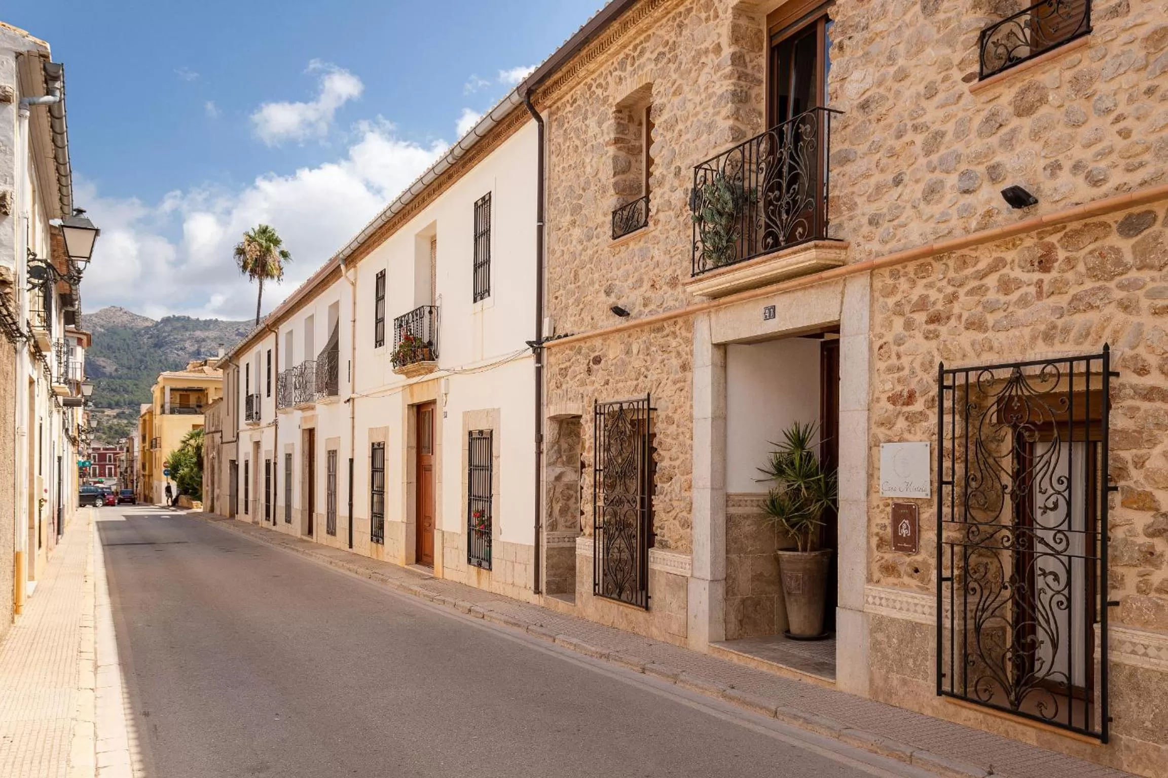 Facade/entrance in Casa Mistela