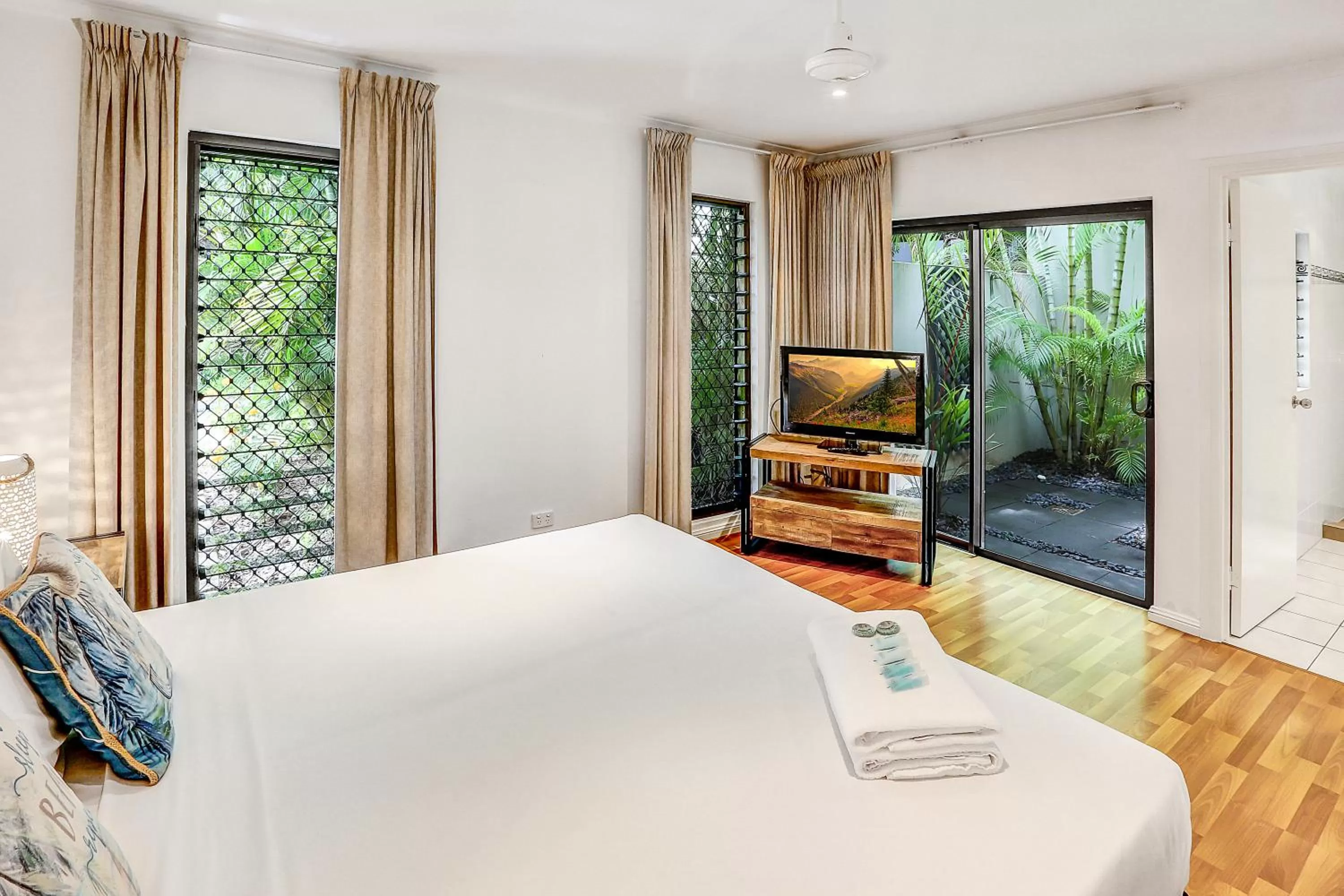 Bed in Cascade Gardens