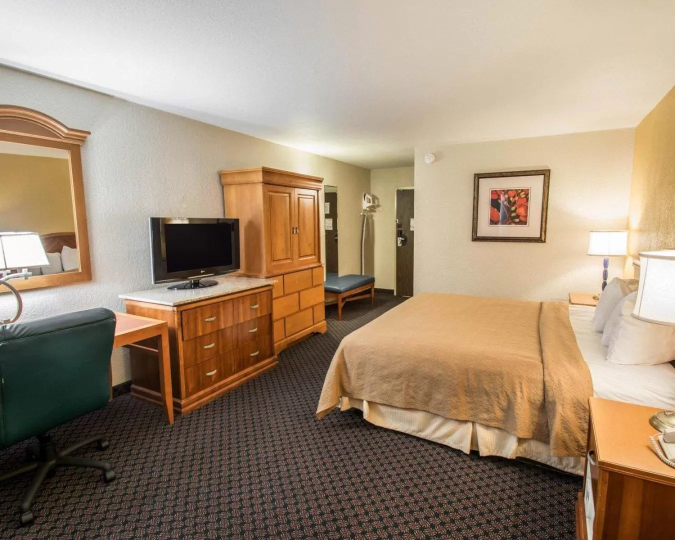 King Room - Accessible/Non-Smoking in Quality Inn Downtown Stuart