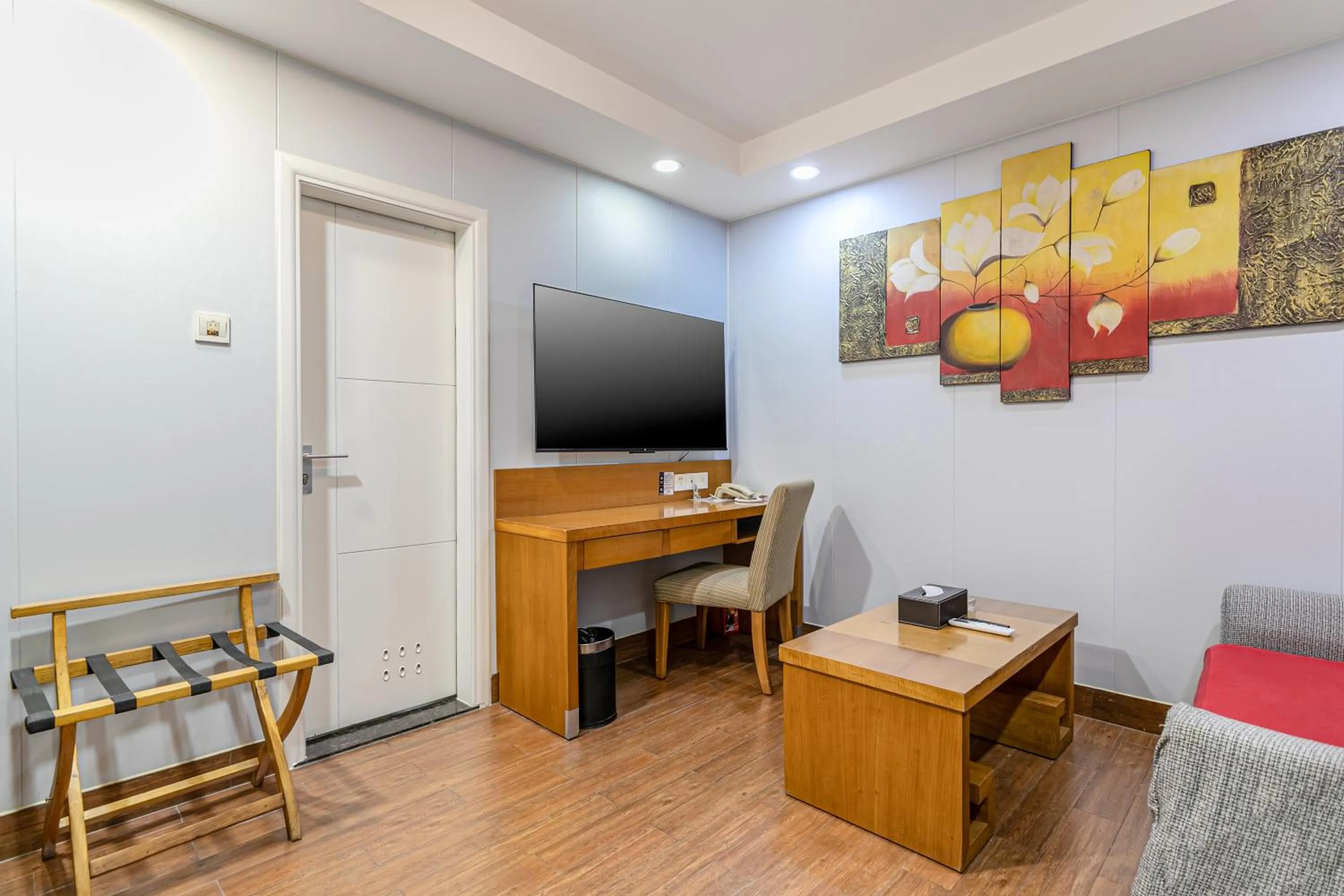 TV/Entertainment Center in Guangzhou The Royal Garden Hotel