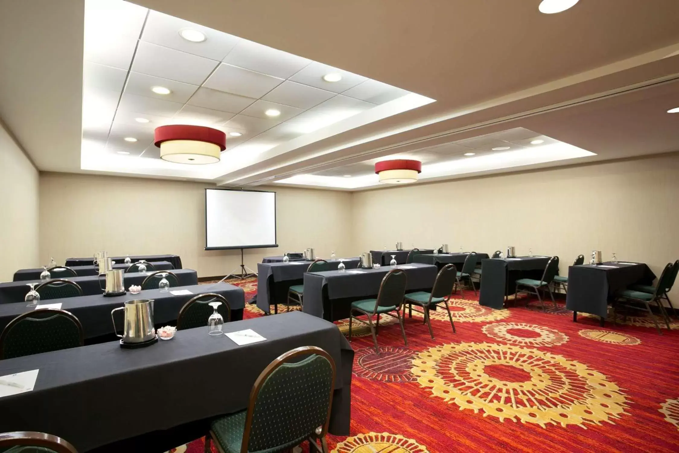 Meeting/conference room in Embassy Suites Cleveland - Beachwood