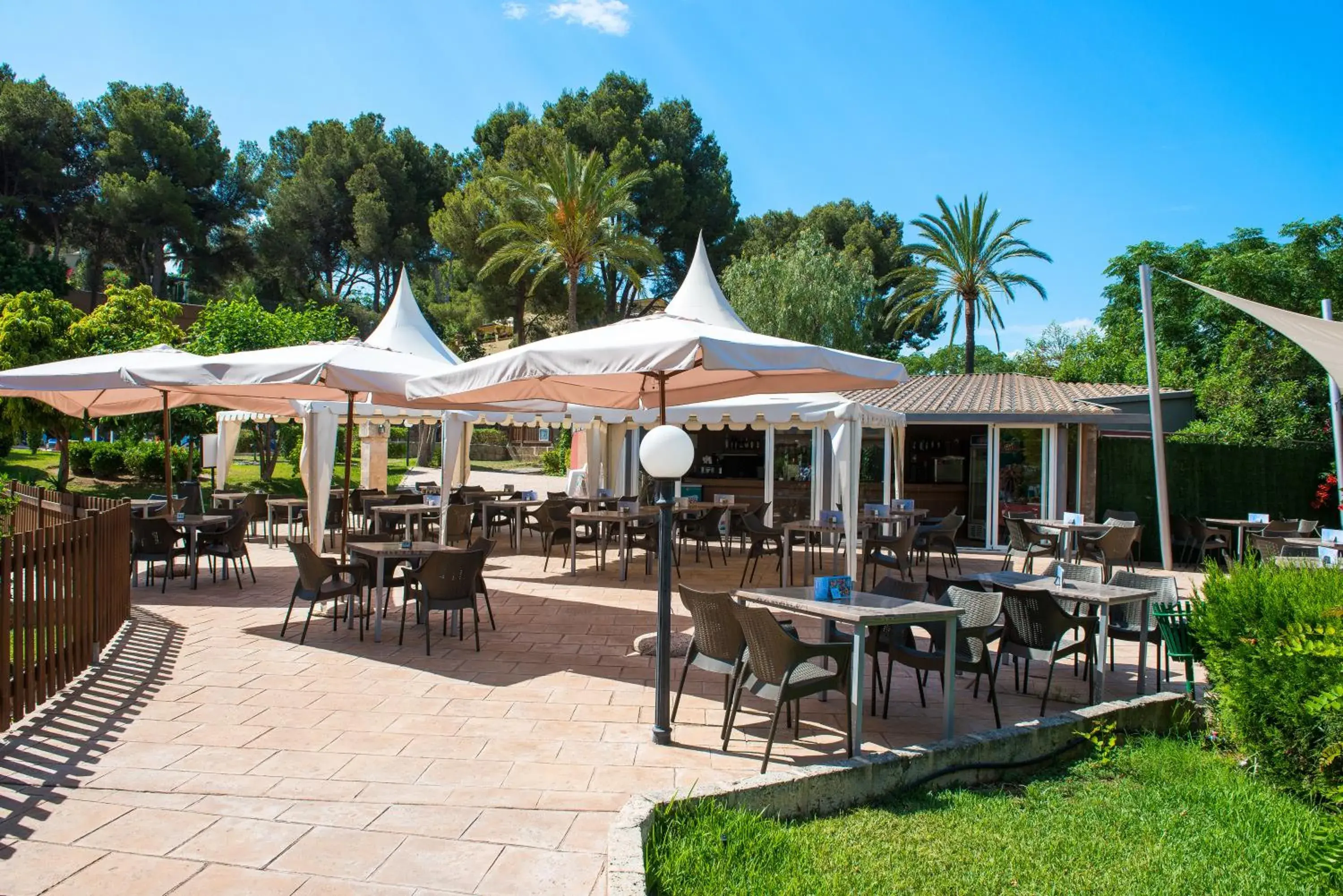 Garden, Restaurant/Places to Eat in Salles Hotels Marina Portals