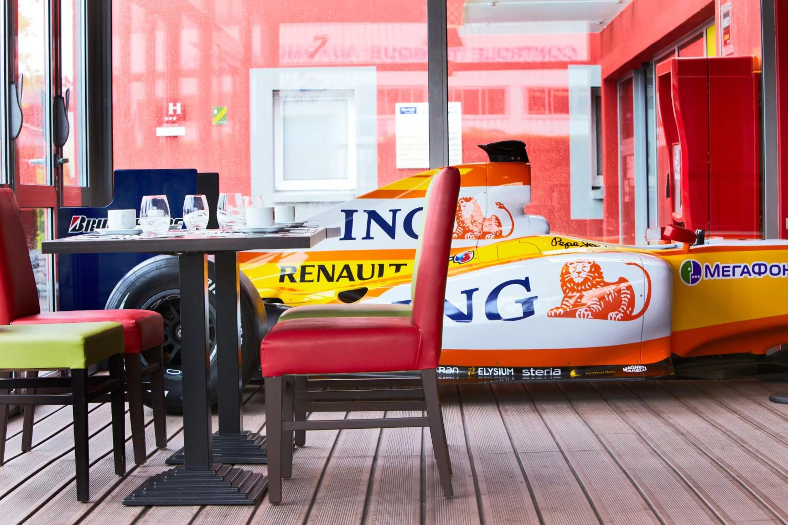 Restaurant/places to eat in Enzo Hotels Reims Tinqueux by Kyriad Direct