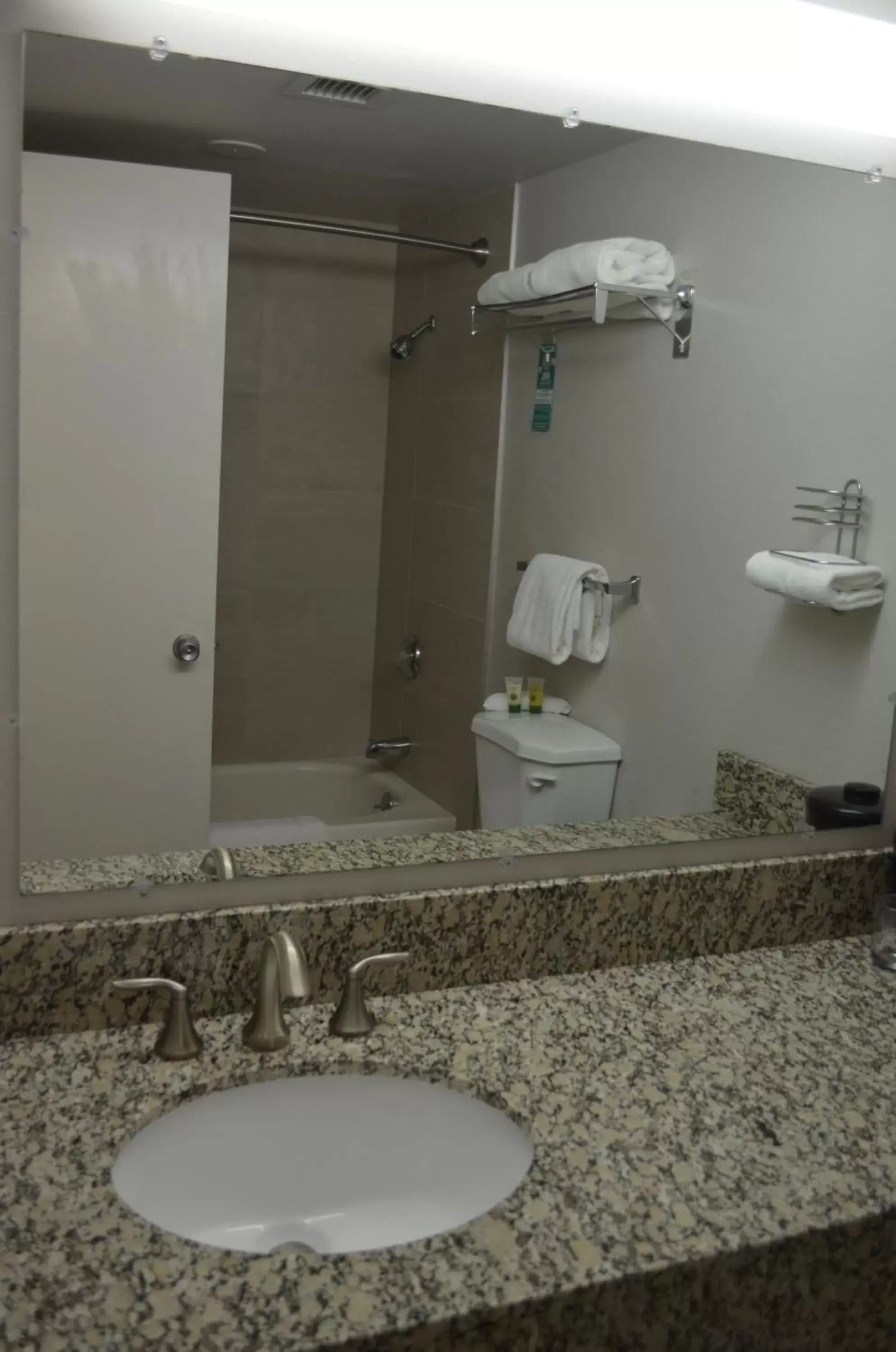 Shower, Bathroom in Shilo Inns Suites The Dalles
