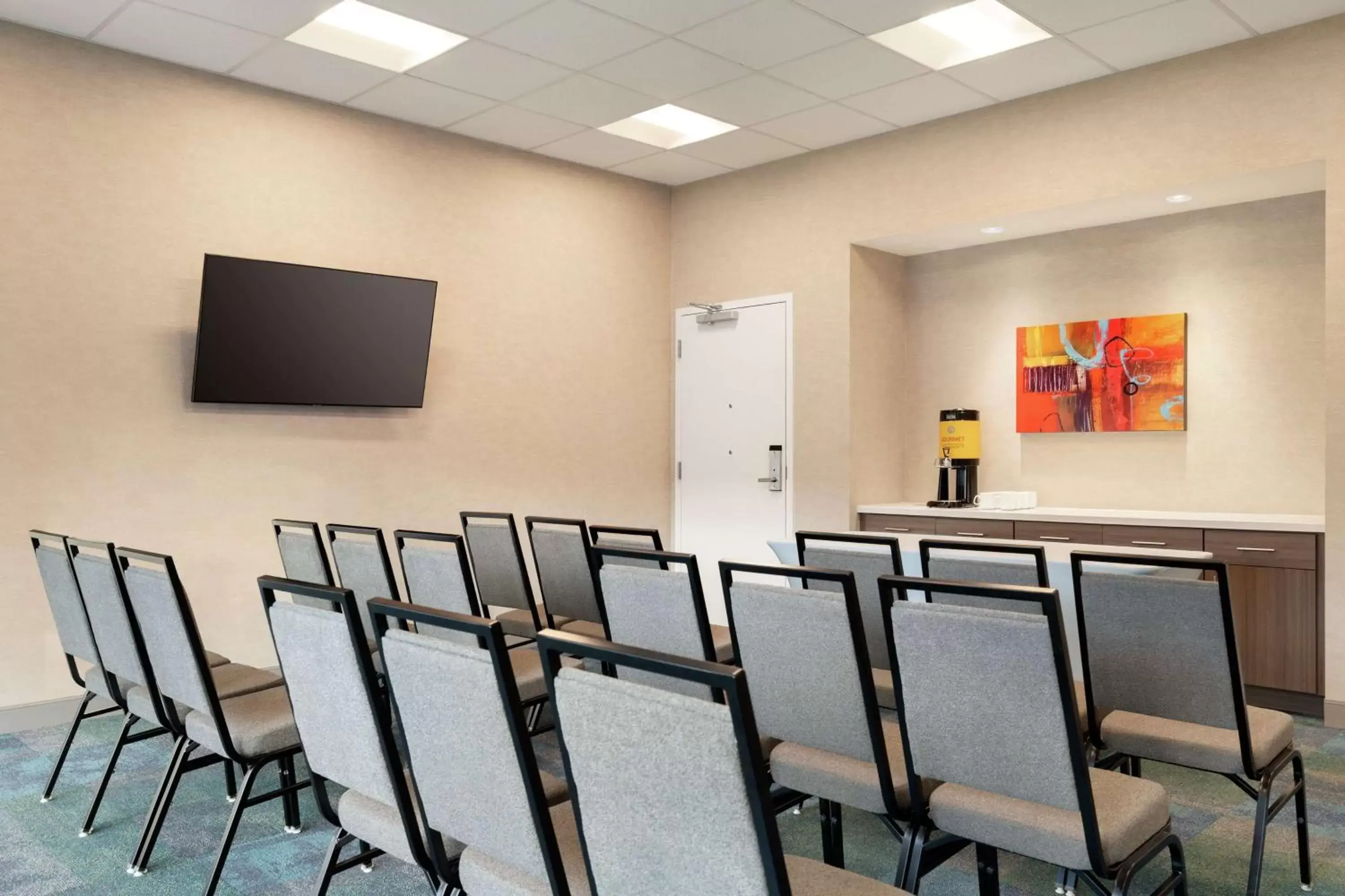 Meeting/conference room in Home2 Suites By Hilton Woodland Hills Los Angeles