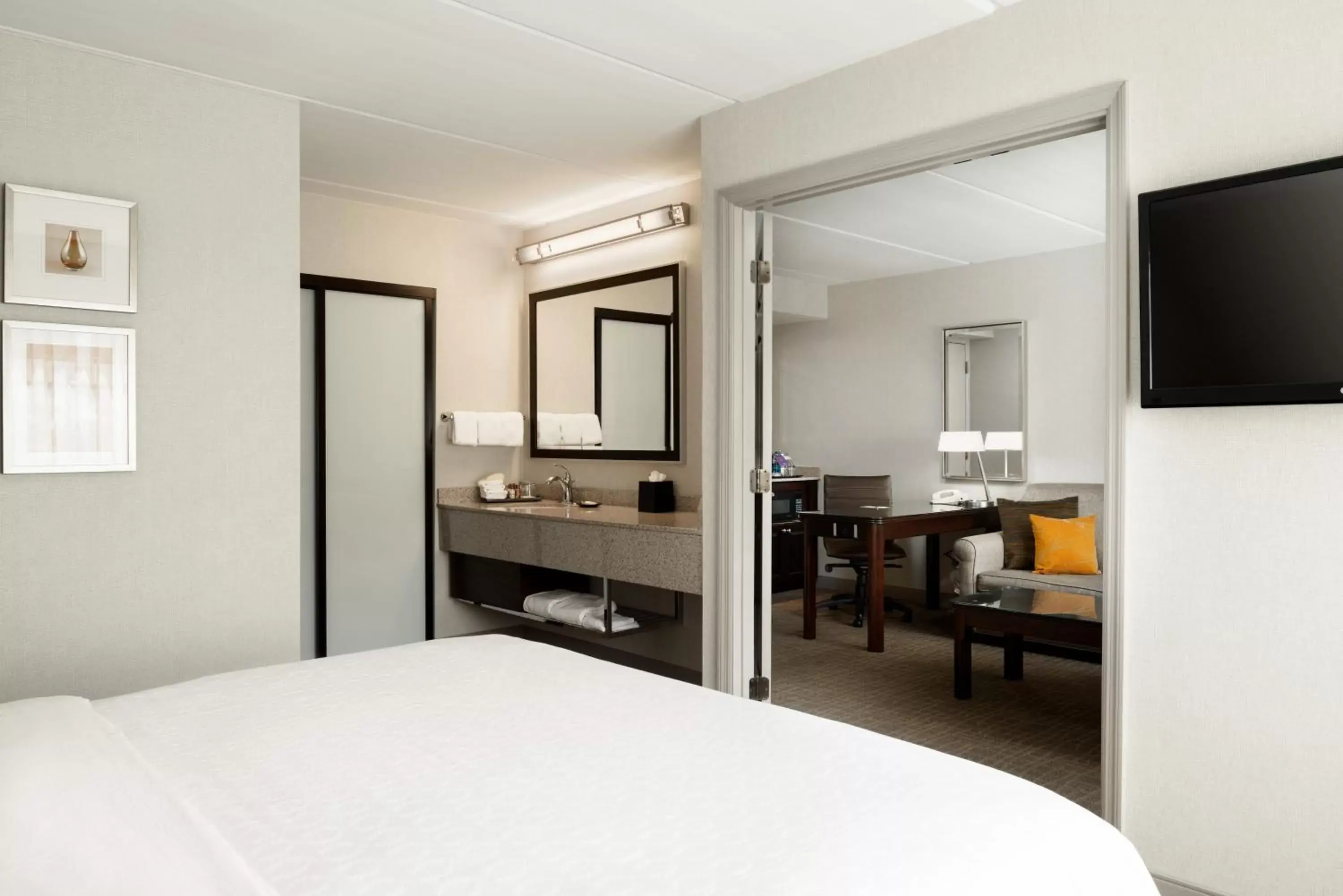 Bedroom, Bed in Sheraton Suites Orlando Airport Hotel