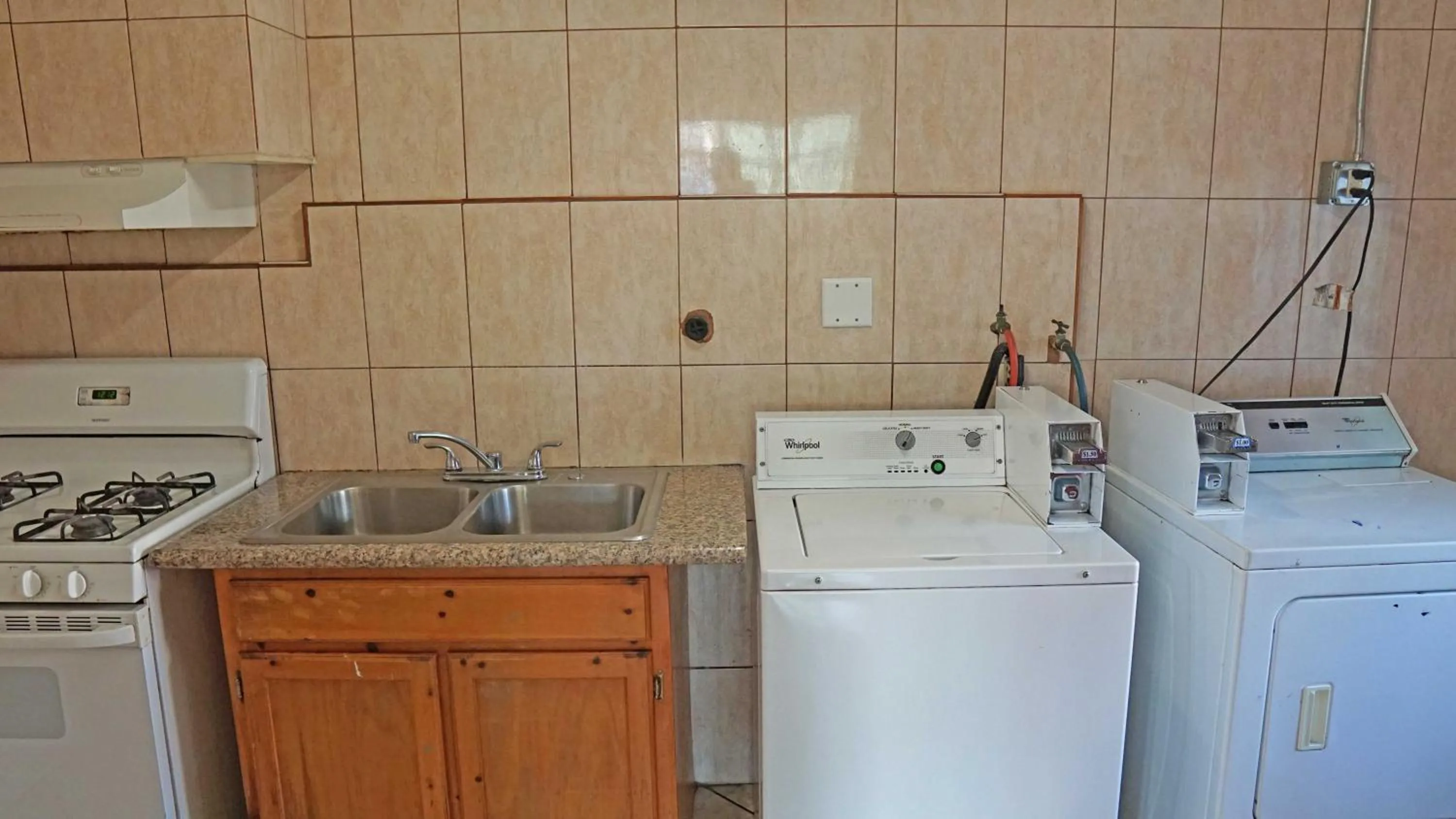 Kitchen/Kitchenette in Antonio Hotel - Downtown Los Angeles, near Hollywood