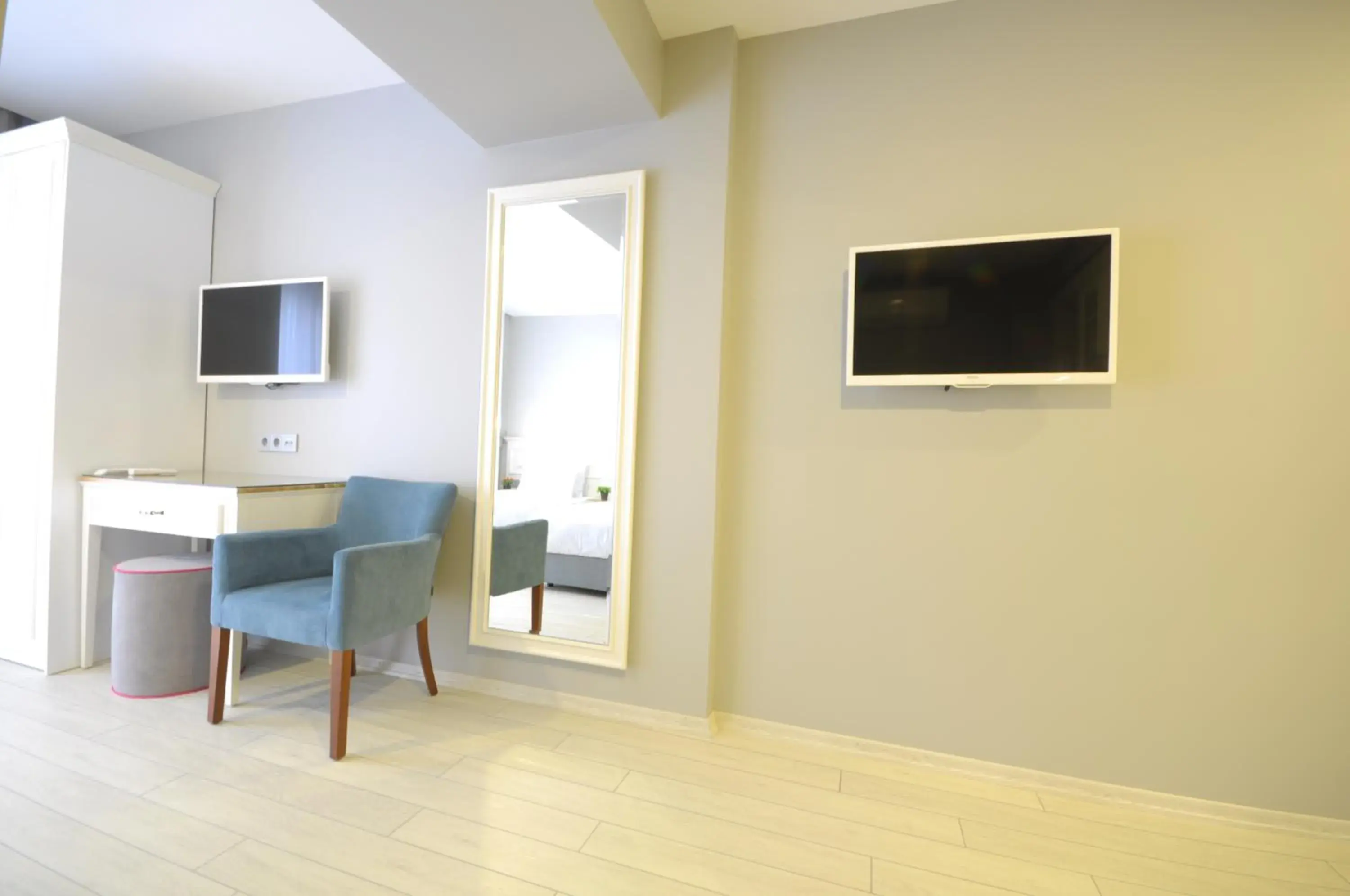 TV and multimedia, TV/Entertainment Center in Ada Home Istanbul