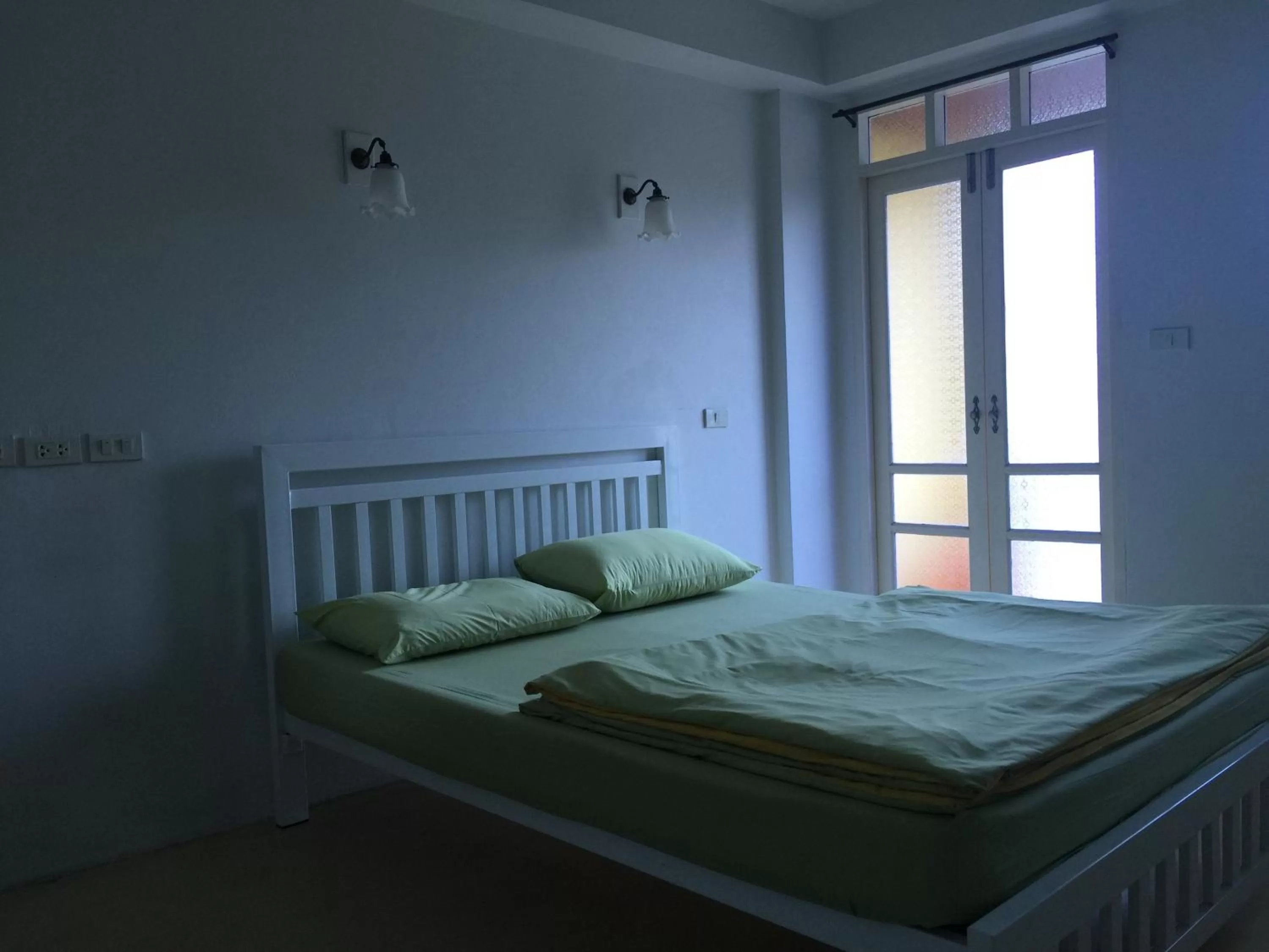 Bedroom, Bed in Roof View Place