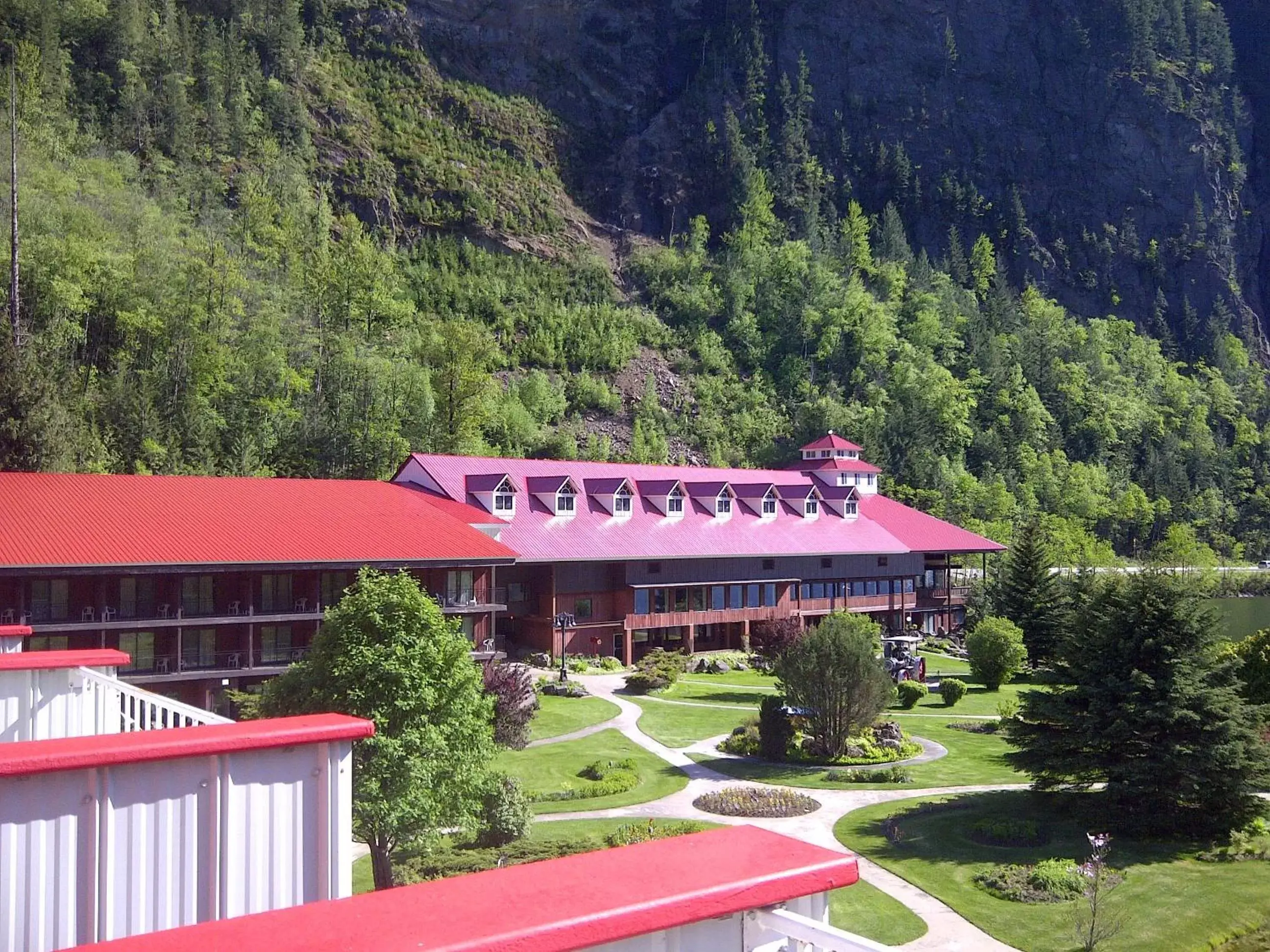 Facade/entrance, Property Building in Three Valley Lake Chateau