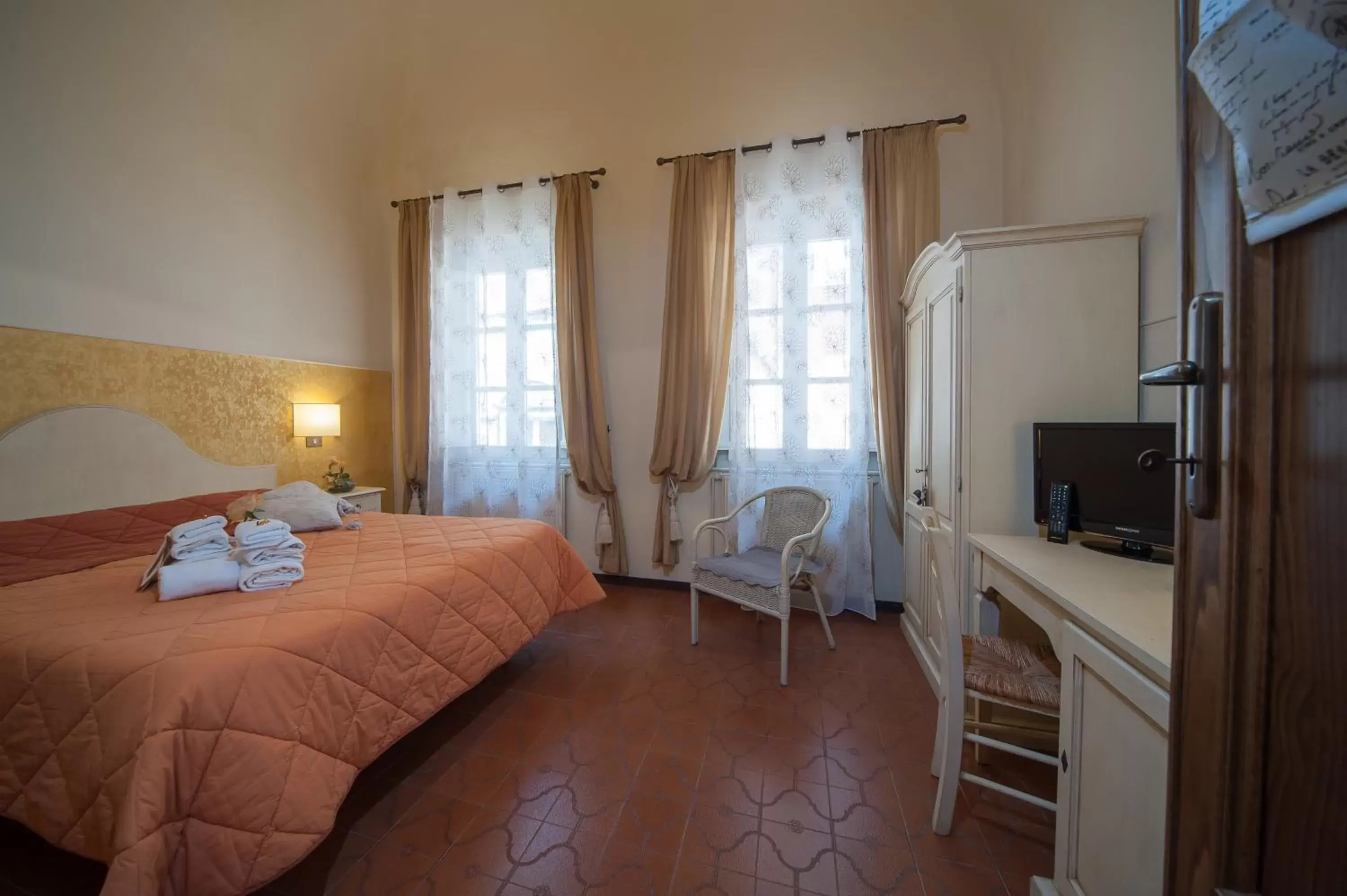 Bed, Room Photo in Albergo Etruria