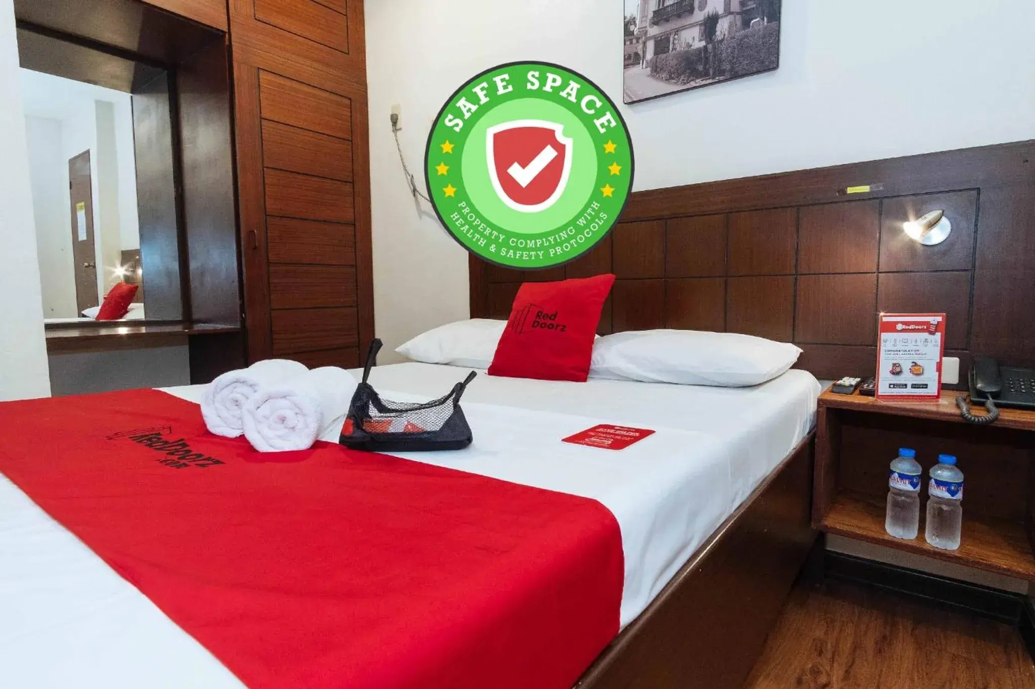 Bedroom, Bed in RedDoorz San Antonio Makati - Vaccinated Staff
