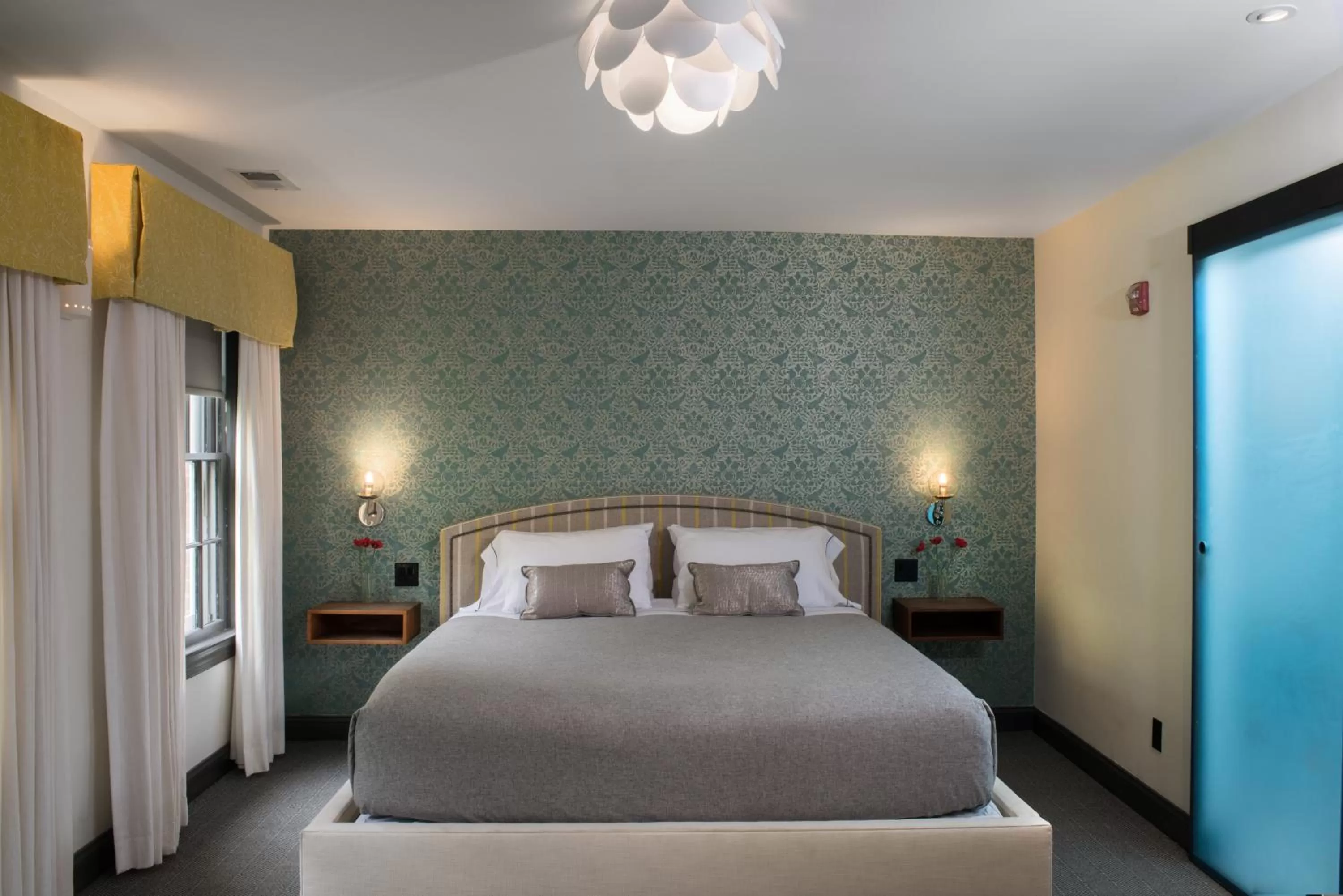 Bedroom, Bed in The Poppy Georgetown Guesthouse and Gardens