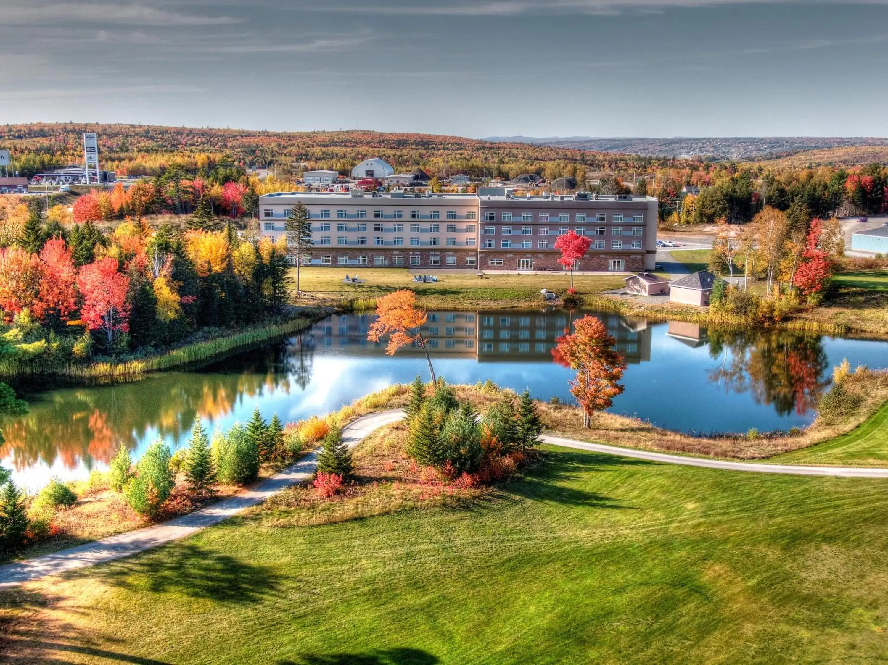 Golfcourse in Radisson Kingswood Hotel & Suites, Fredericton