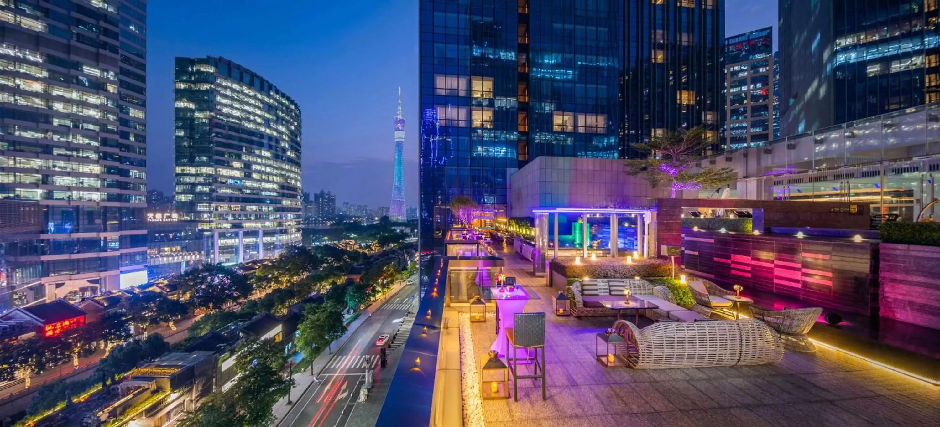 Lounge or bar in Conrad Guangzhou - Free shuttle between hotel and Exhibition Center during Canton Fair & Exhibitor registration Counter