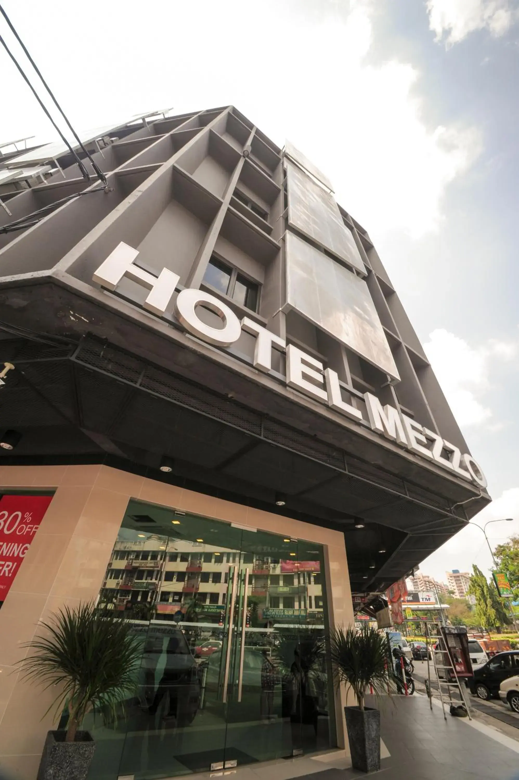 Facade/entrance in Hotel Mezzo Facade/entrance in Hotel Mezzo