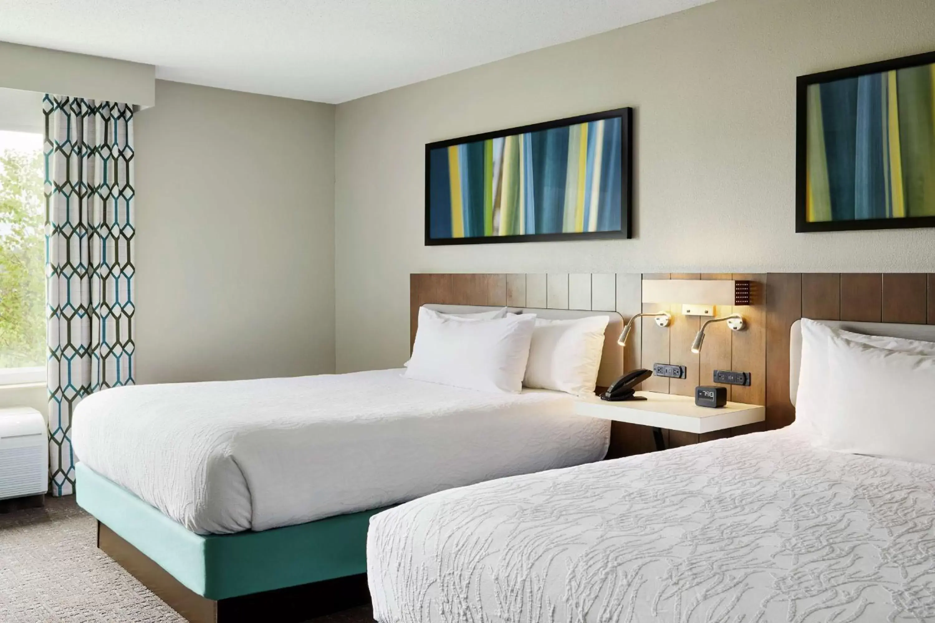 Bed in Hilton Garden Inn Cincinnati Northeast