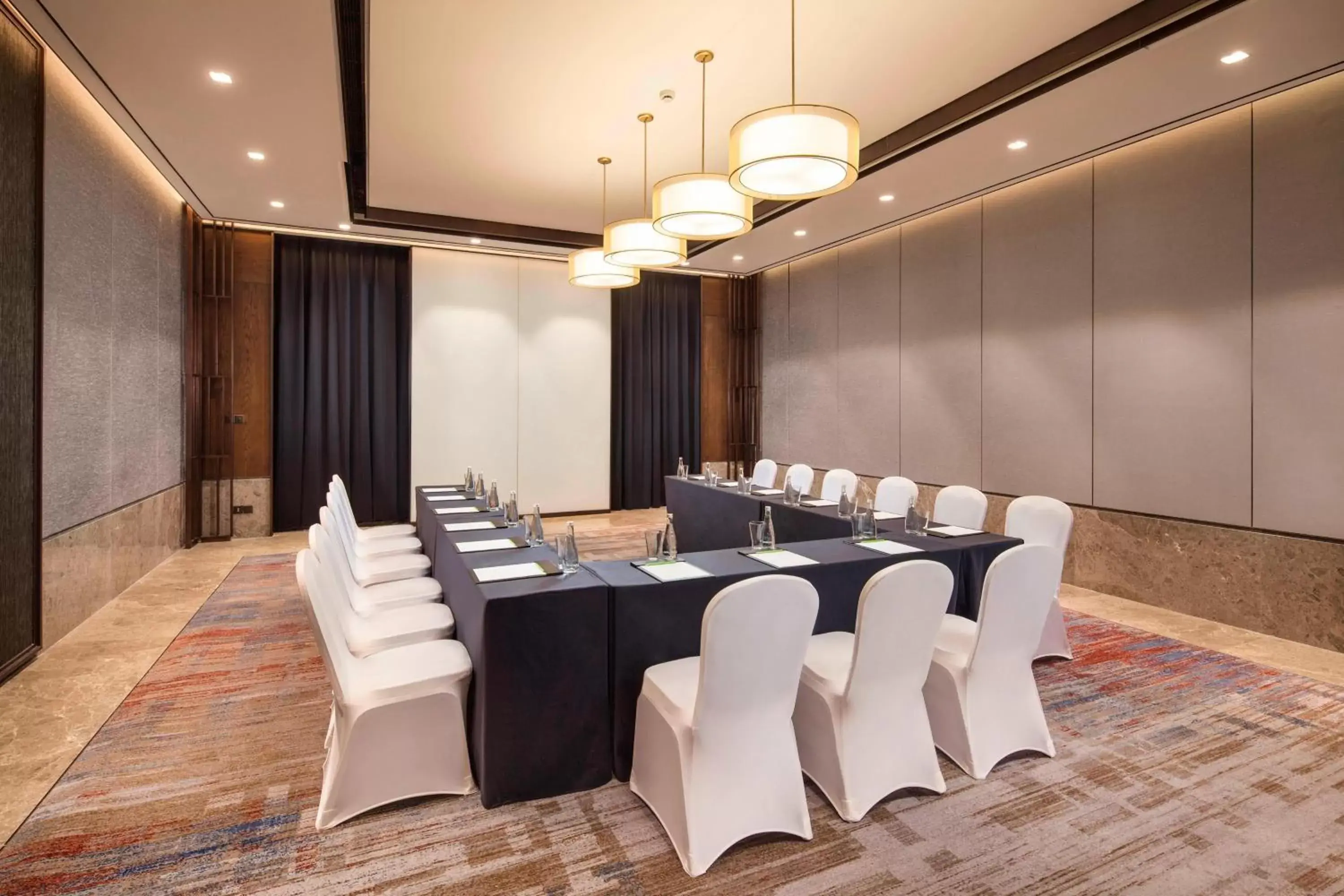 Meeting/conference room in Courtyard by Marriott Shanghai International Tourism and Resorts Zone