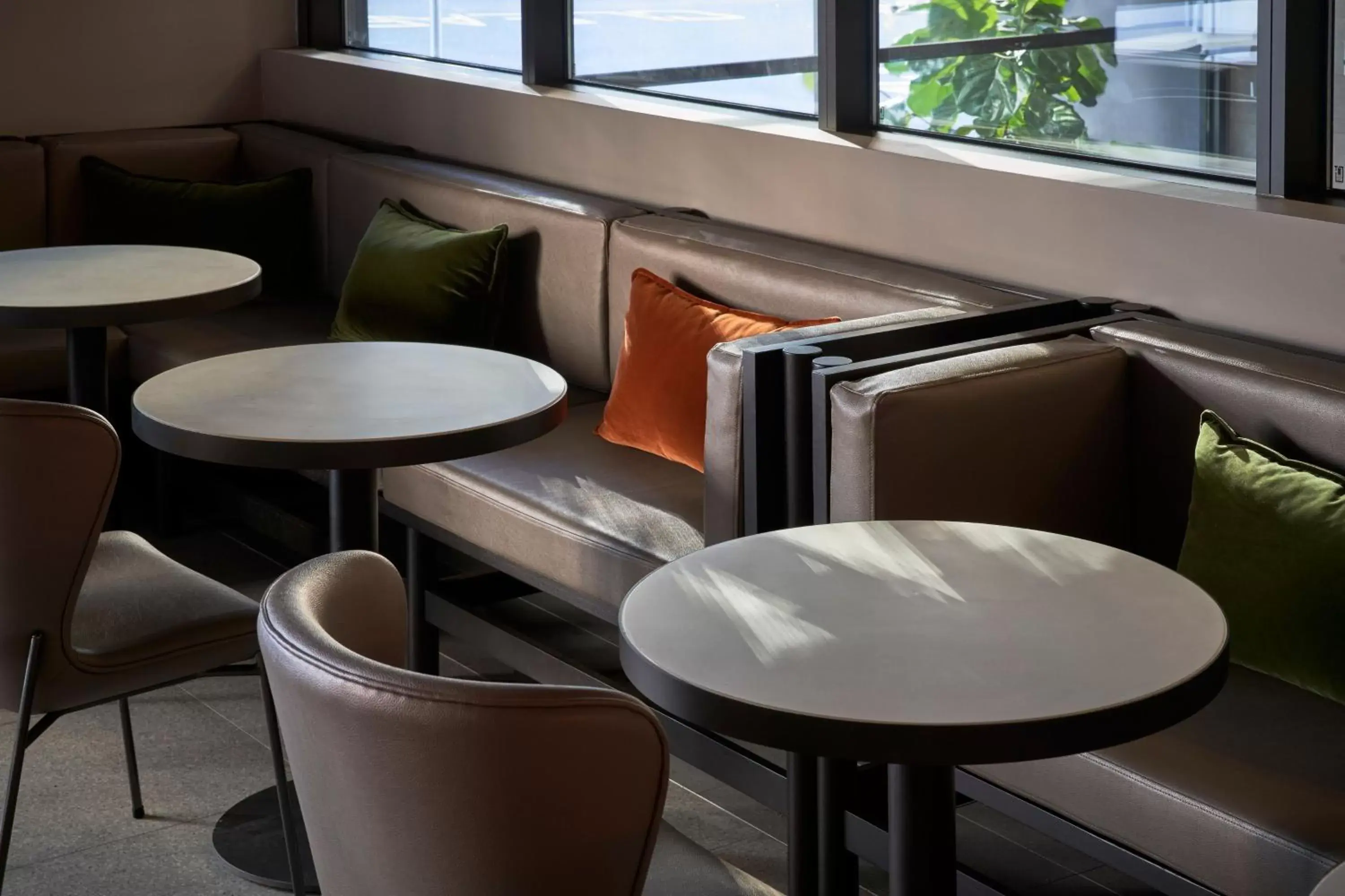 Restaurant/places to eat, Lounge/Bar in Courtyard by Marriott Melbourne Flagstaff Gardens