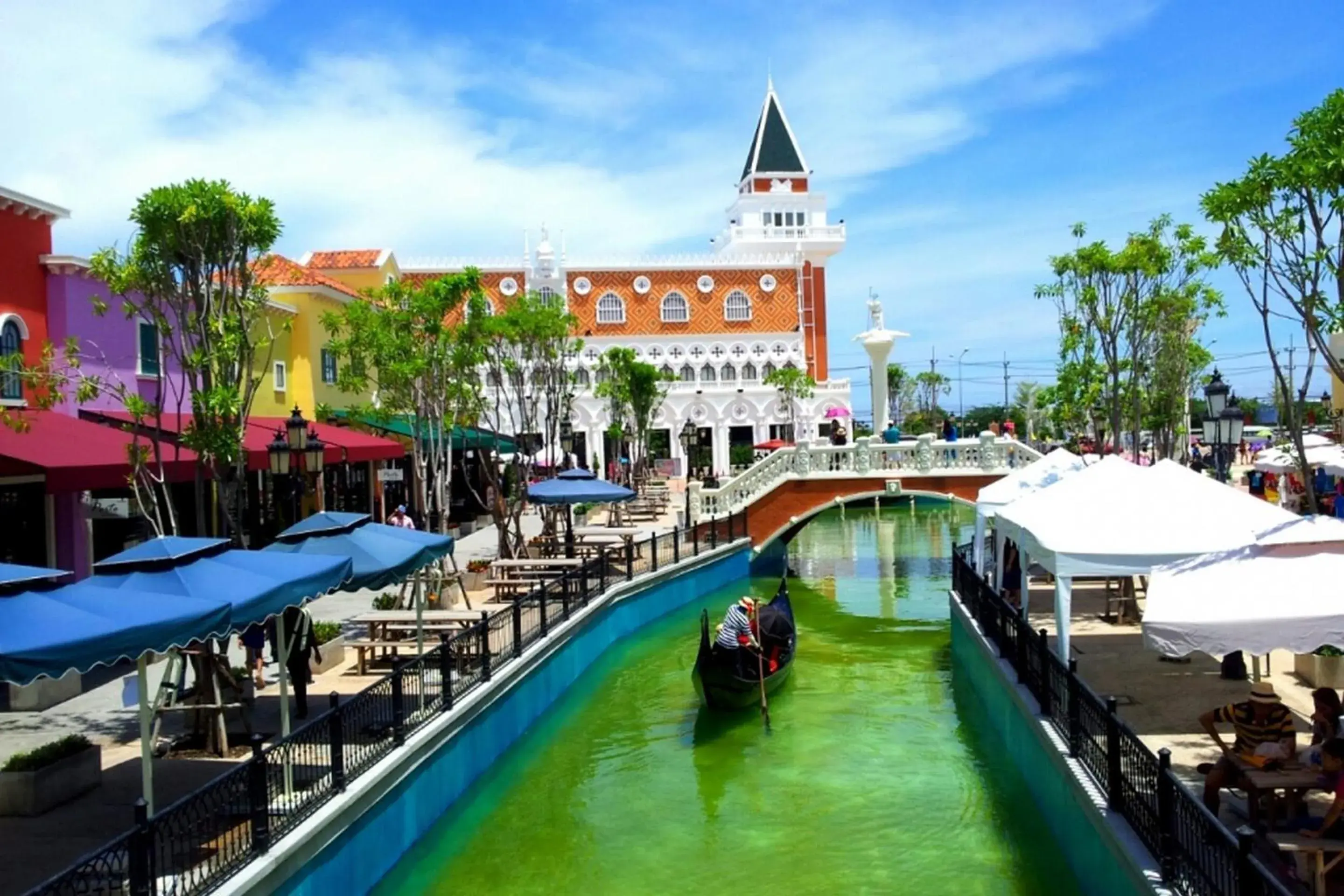 Nearby landmark, Pool View in OYO 607 Nawang Resort