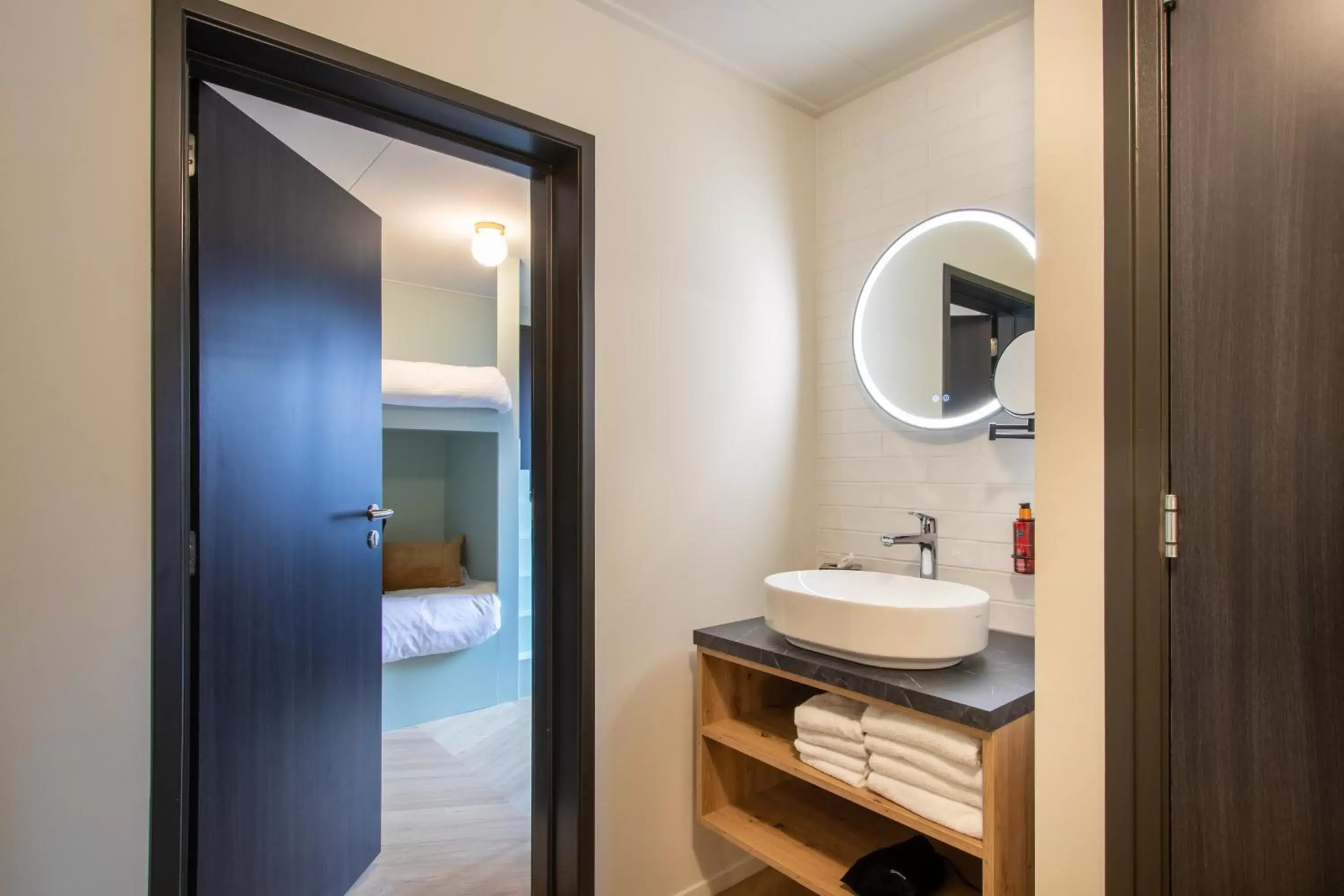 Bathroom in Hotel van der Meer
